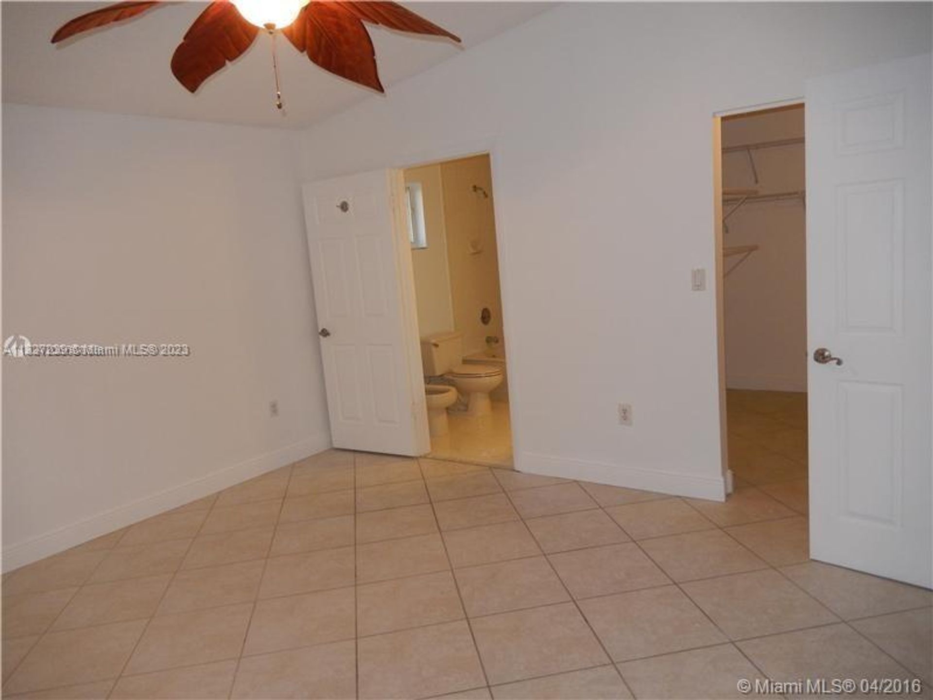 House in Miami Lakes, Florida 11622211