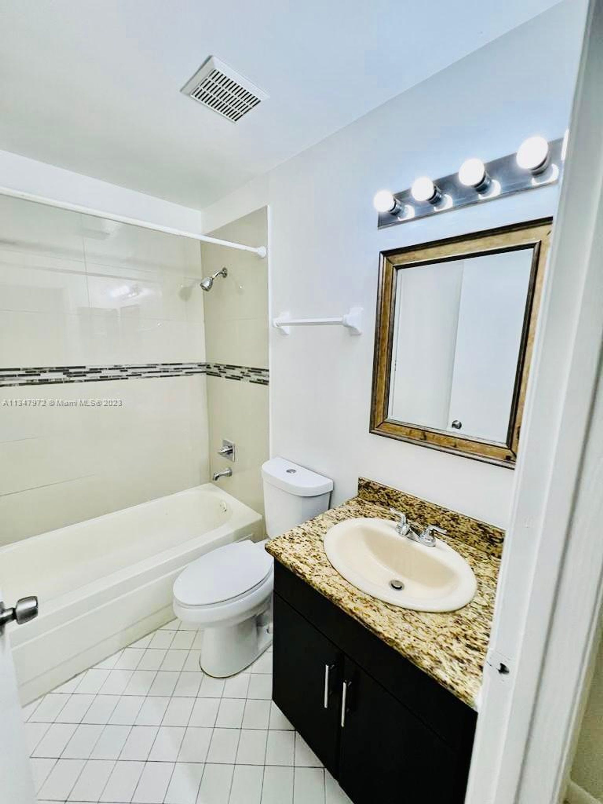 Condominio en Lauderdale Lakes, Florida 11622220