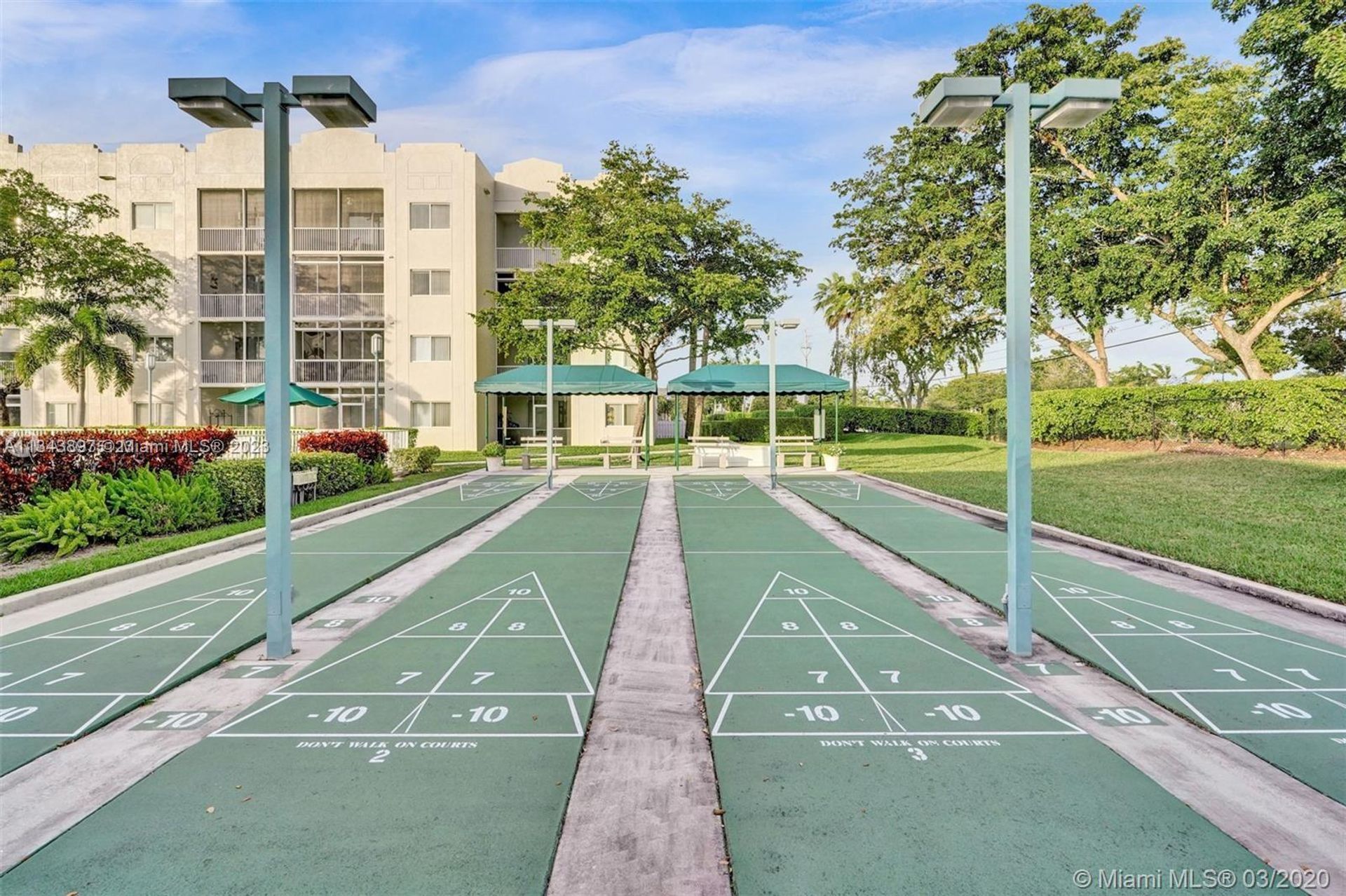 Condominium in Tamarac, Florida 11622225