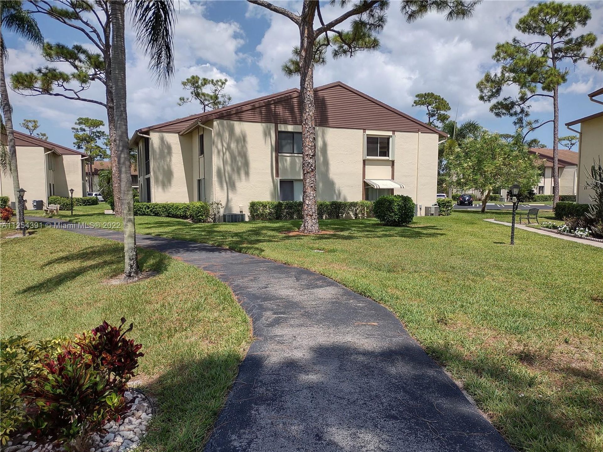 Condominium in Greenacres, Florida 11622249