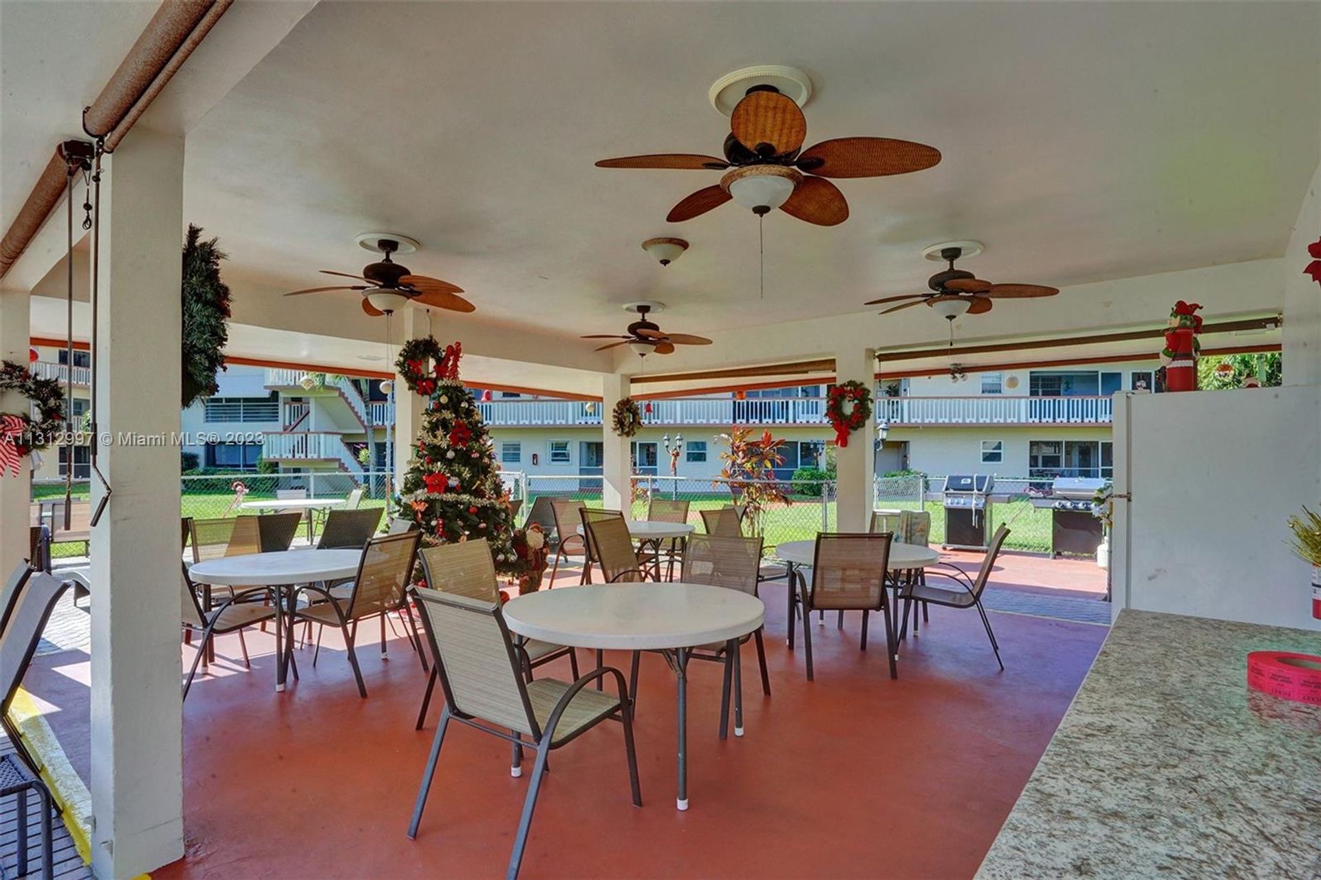 Condominium in Hollywood, Florida 11622252