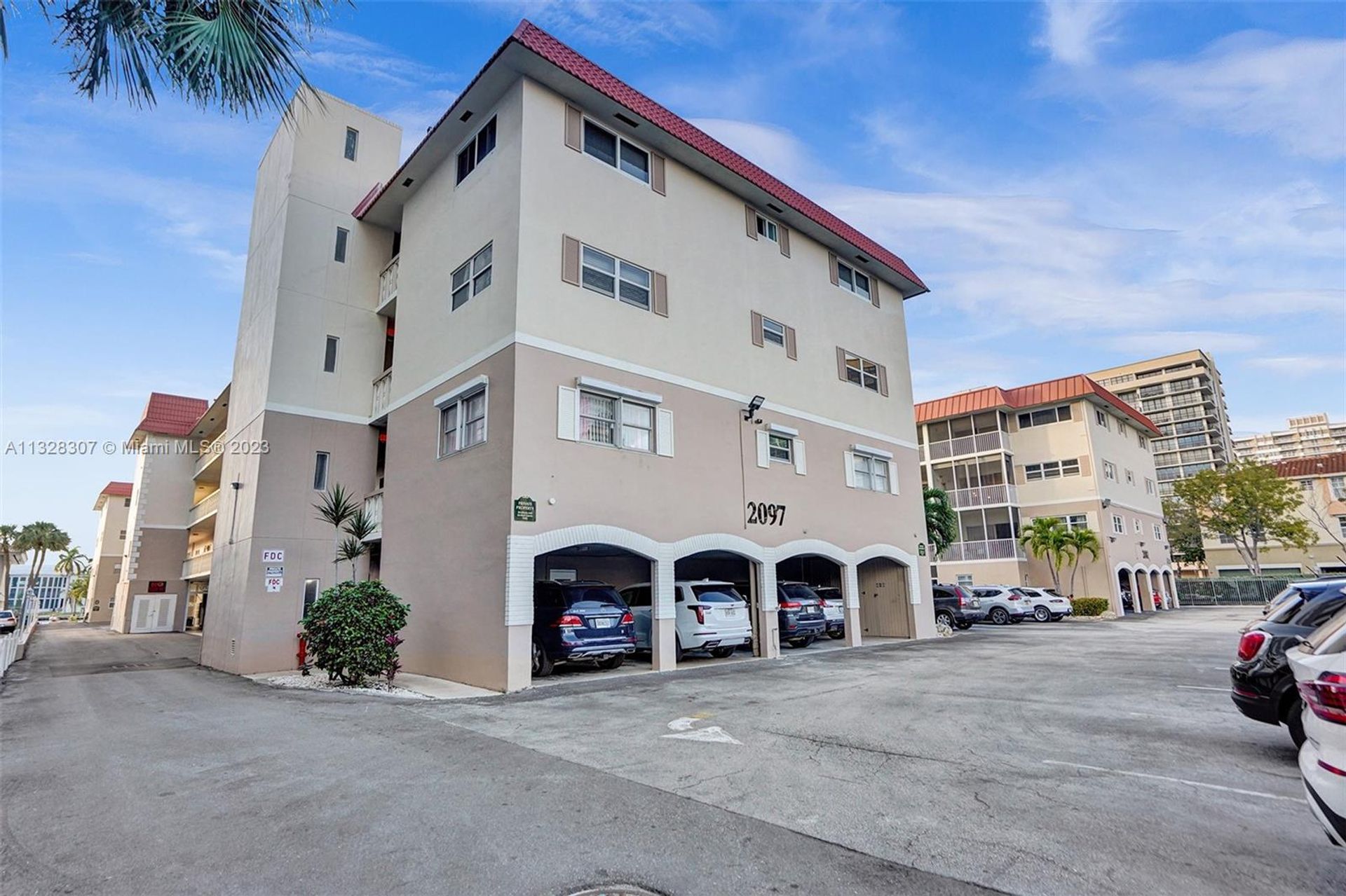 Συγκυριαρχία σε Hallandale Beach, Florida 11622253