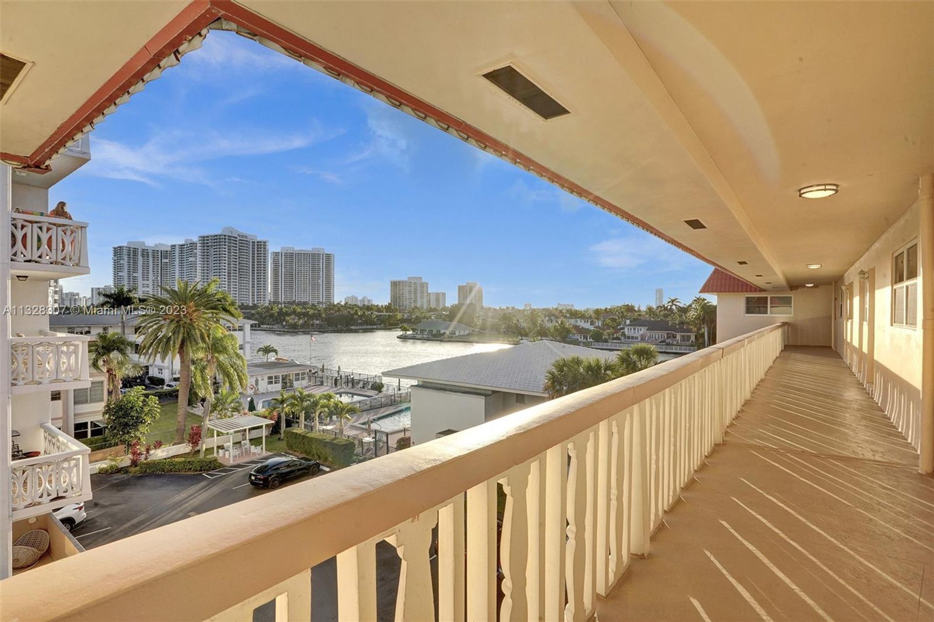 Συγκυριαρχία σε Hallandale Beach, Florida 11622253