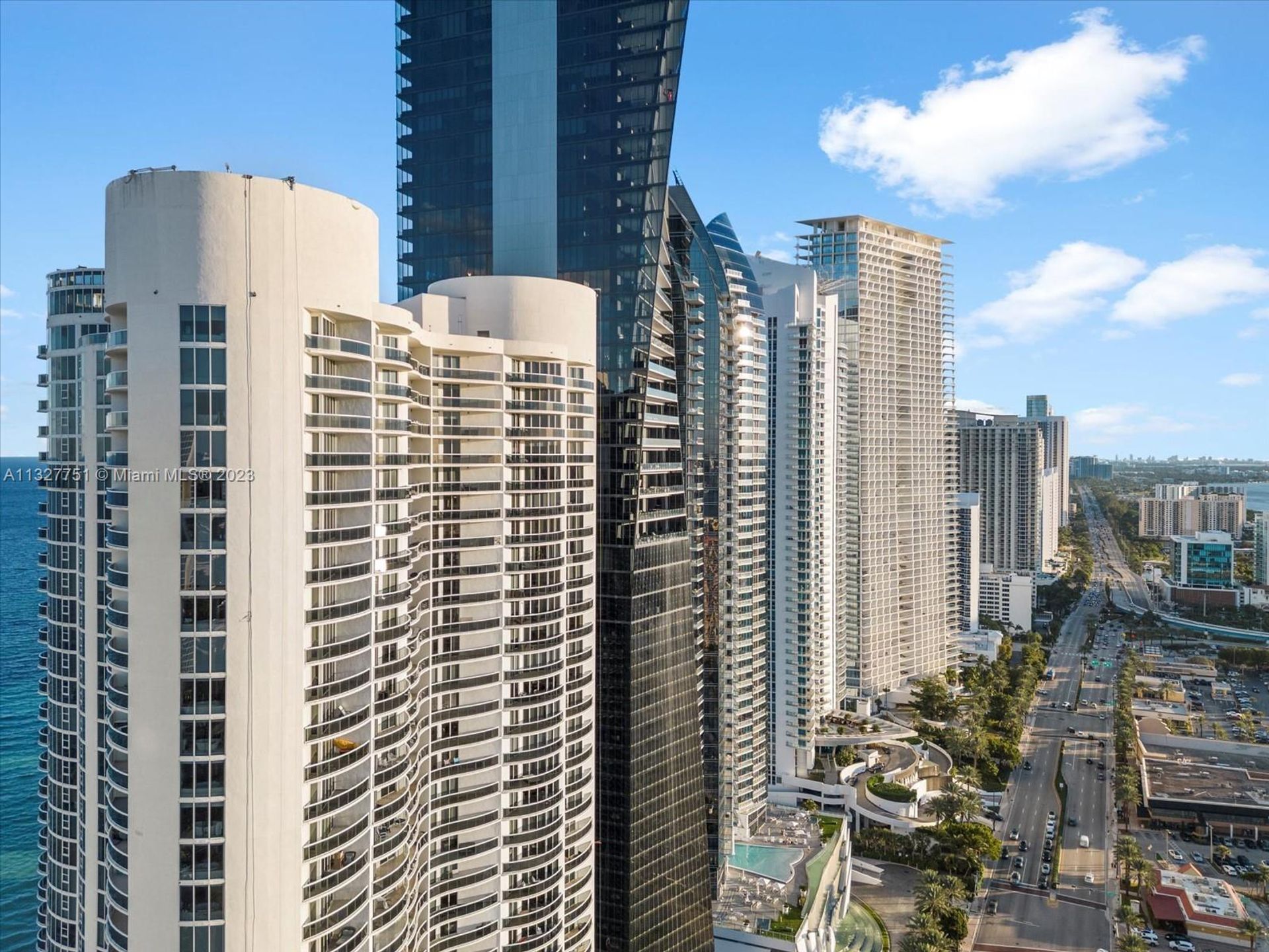 Osakehuoneisto sisään Sunny Isles Beach, Florida 11622257