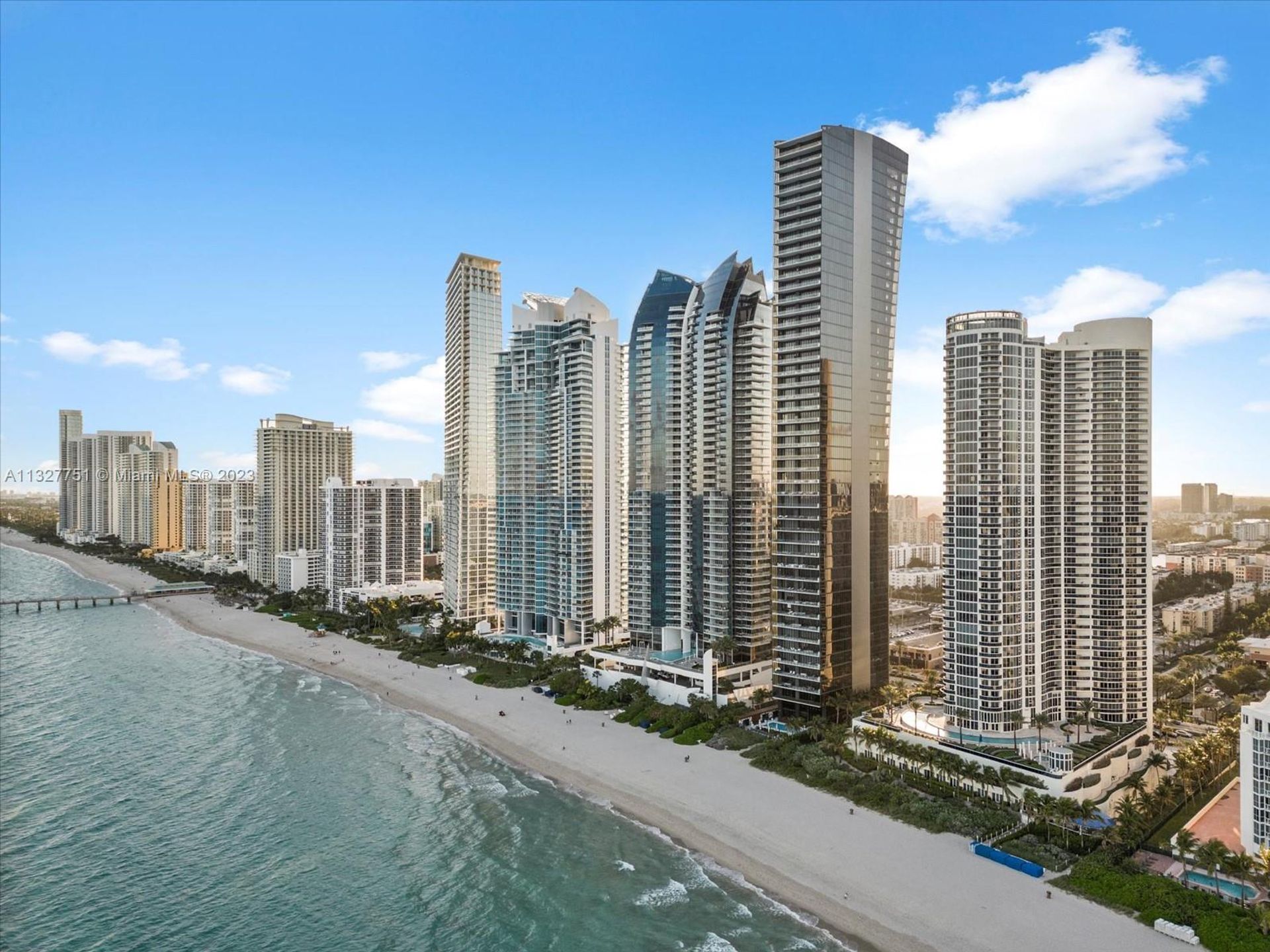 Osakehuoneisto sisään Sunny Isles Beach, Florida 11622257