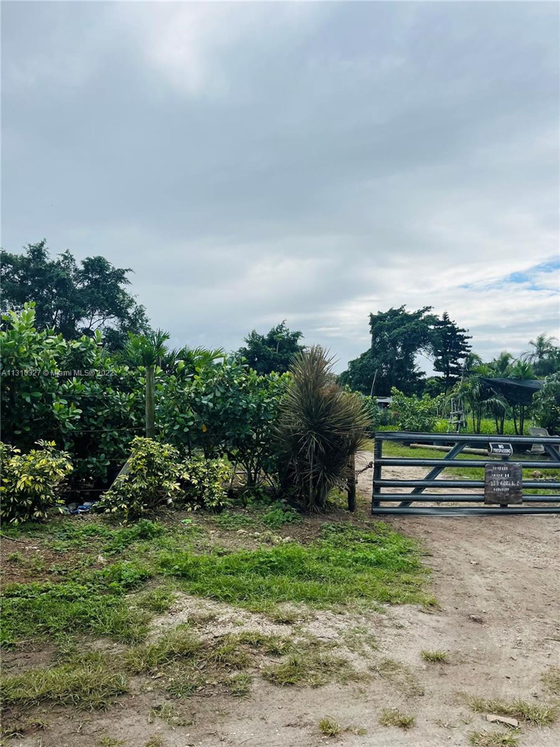 Tierra en Tierra roja, Florida 11622299