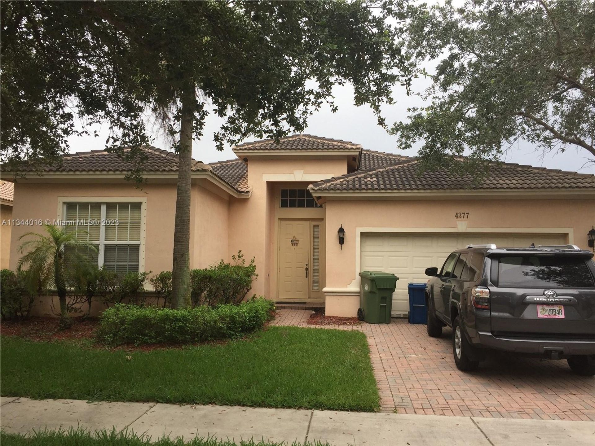 House in Southwest Ranches, Florida 11622350