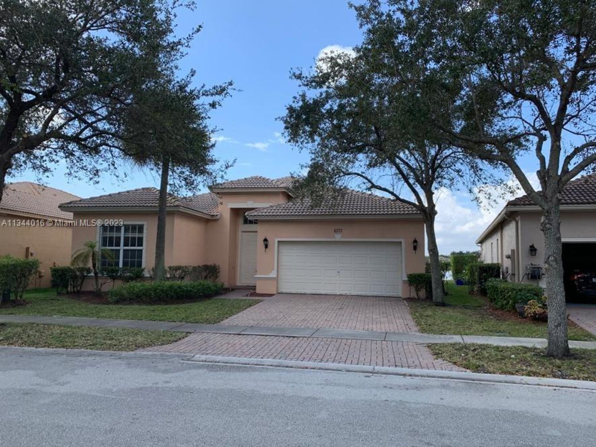 House in Southwest Ranches, Florida 11622350