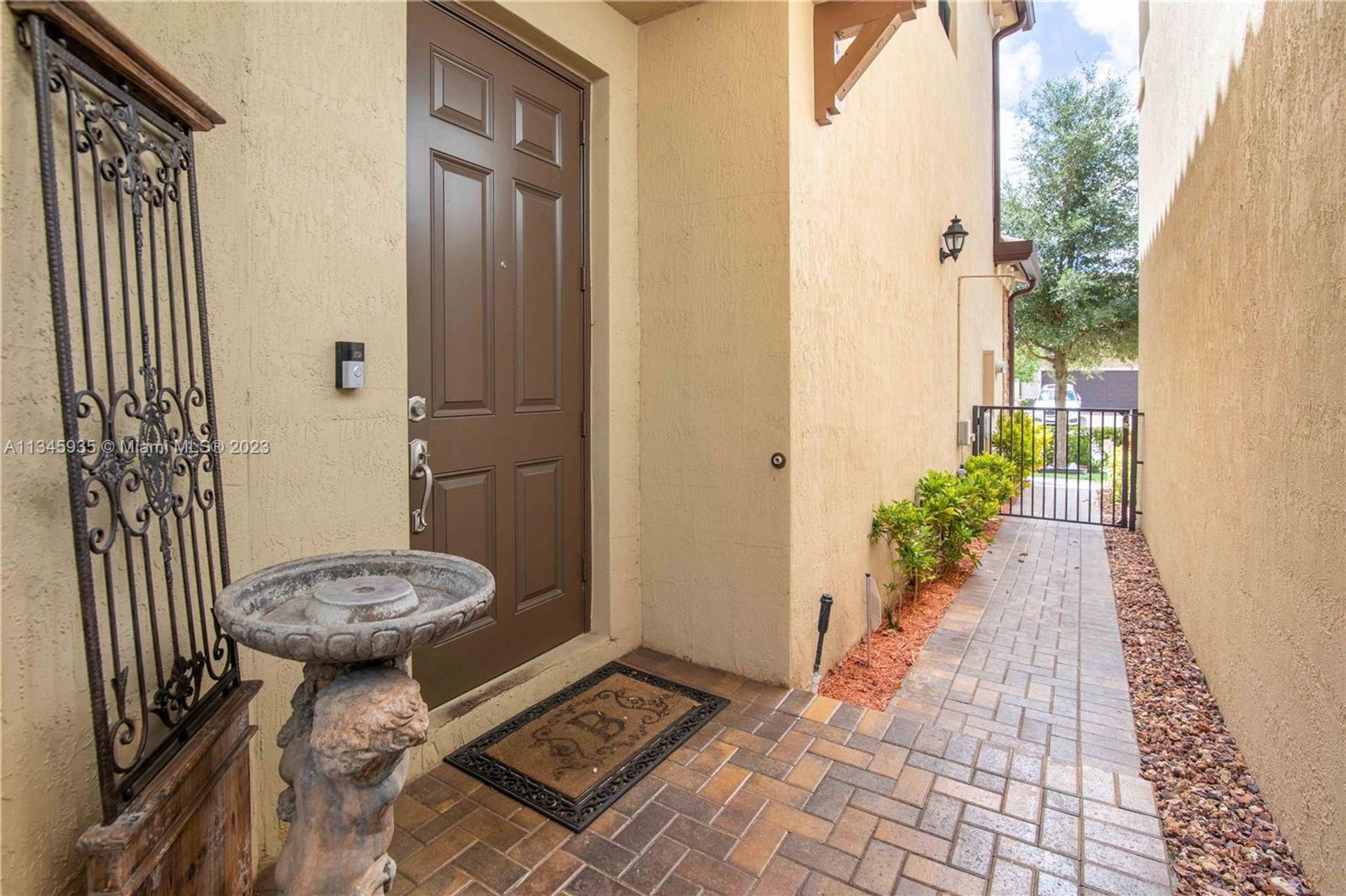 بيت في Sabal Palms Estates, Florida 11622354