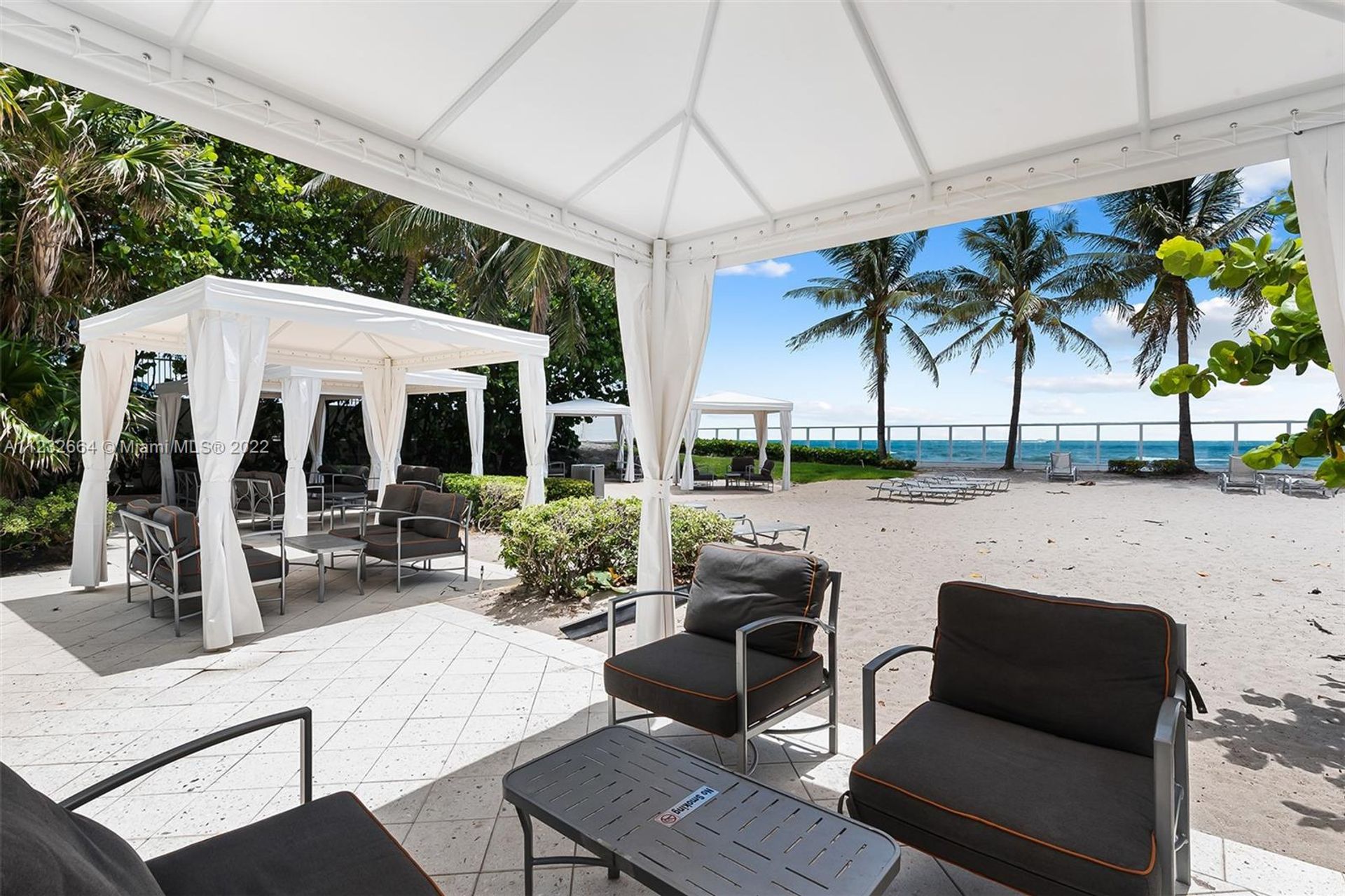 Condominium dans Hollywood, Florida 11622417