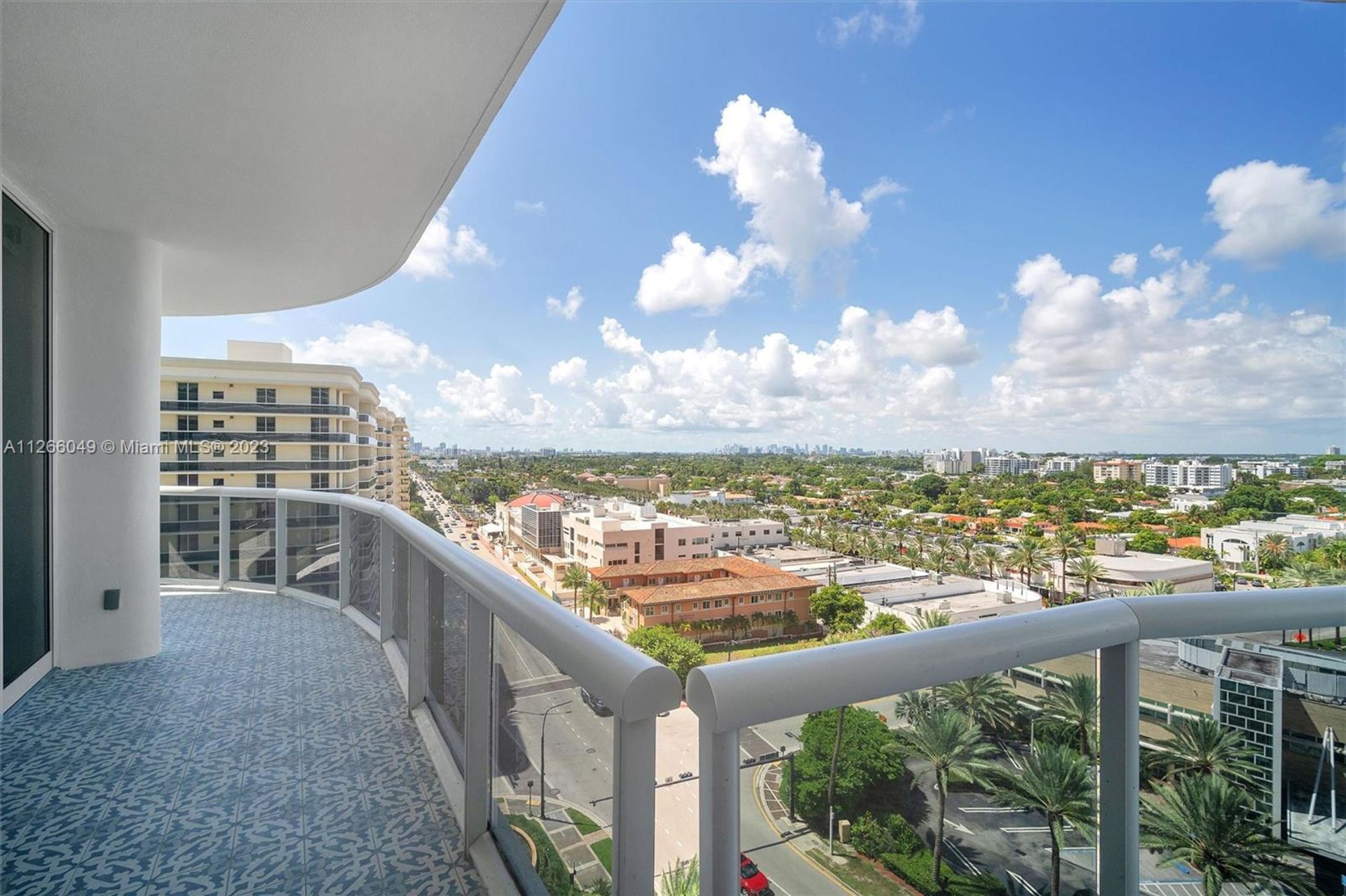 Συγκυριαρχία σε Bal Harbour, Florida 11622419