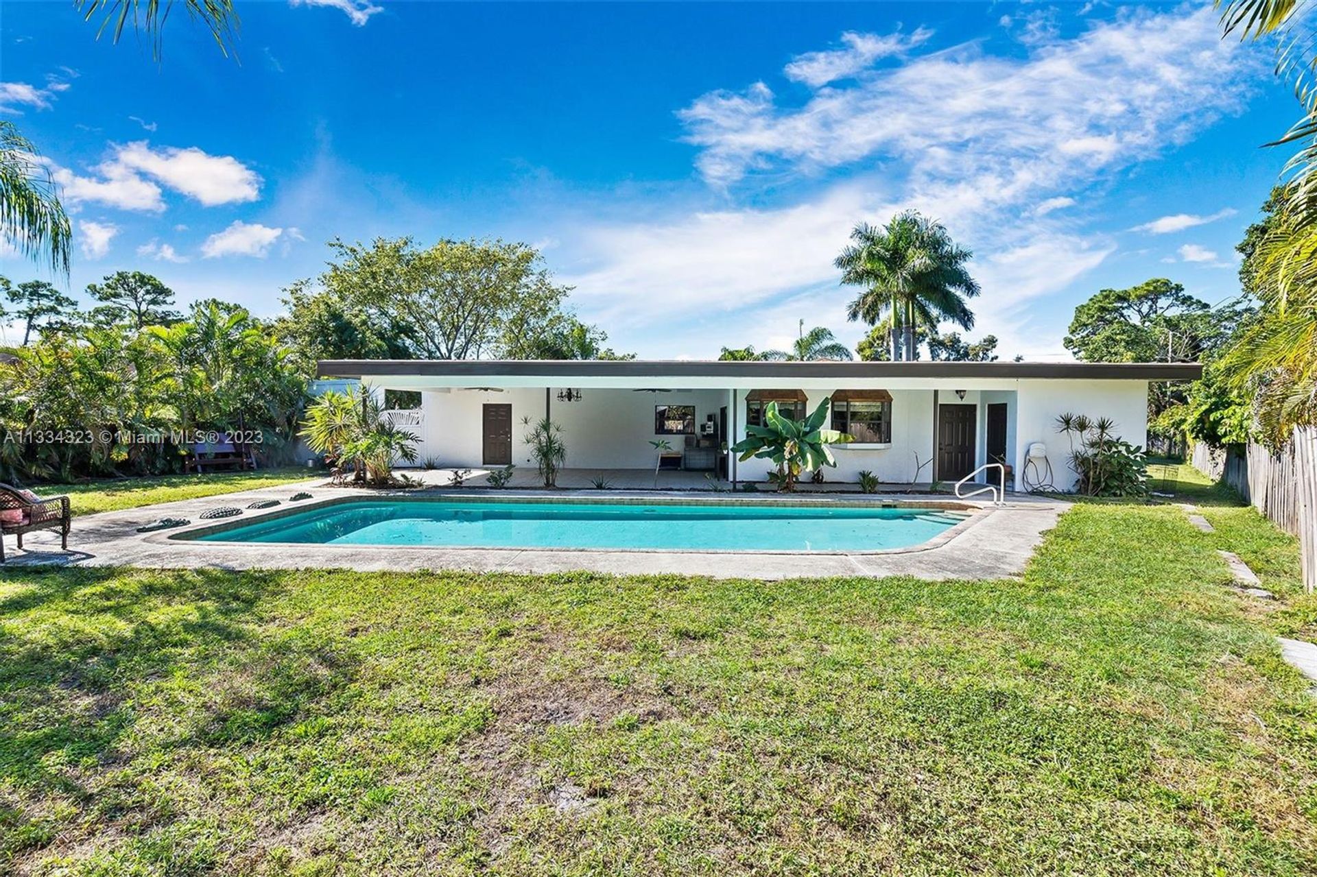 casa no Kenwood Estates, Florida 11622432