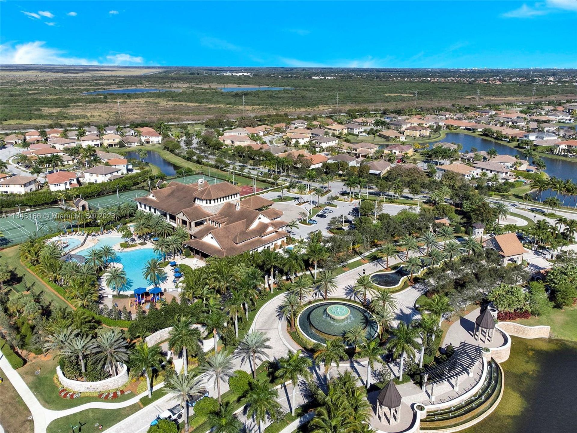 жилой дом в Parkland, Florida 11622440