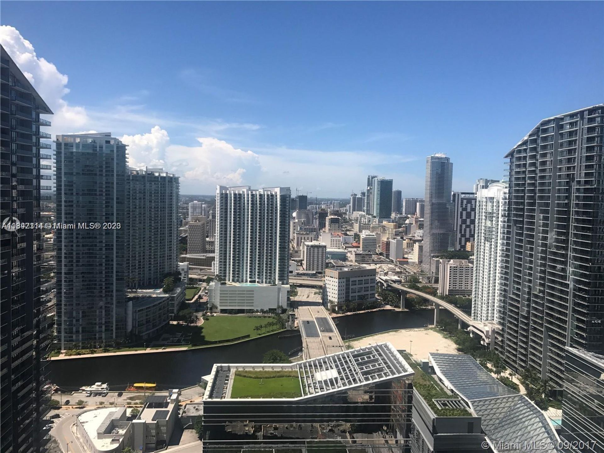 Condominium in Miami, Florida 11622443