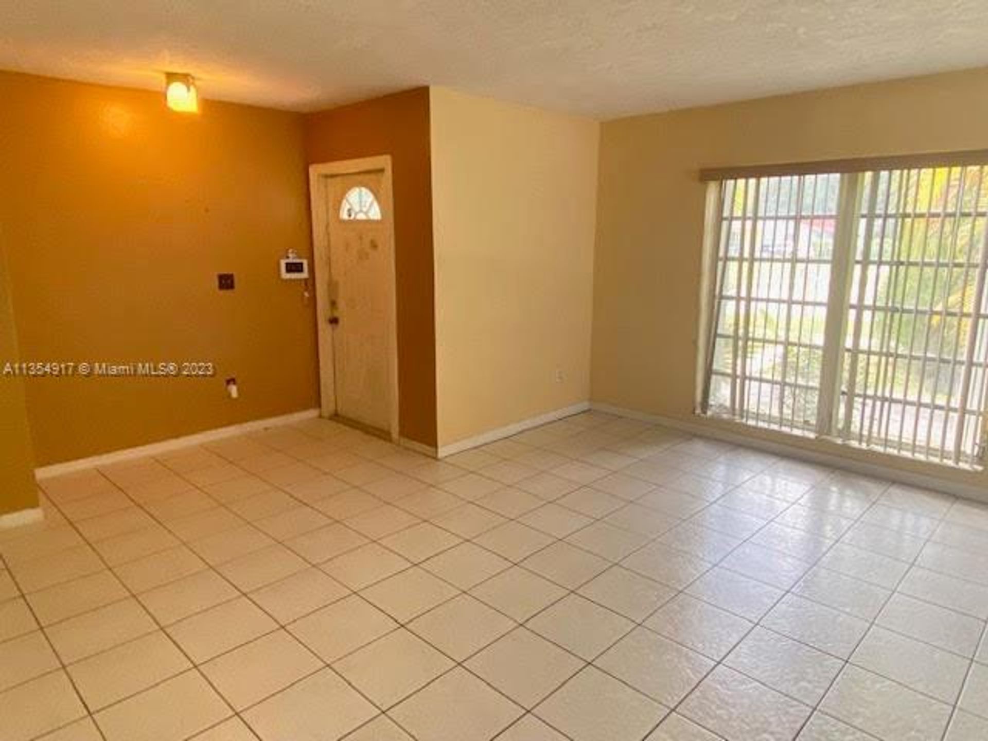 Residential in Palmetto Bay, Florida 11622472