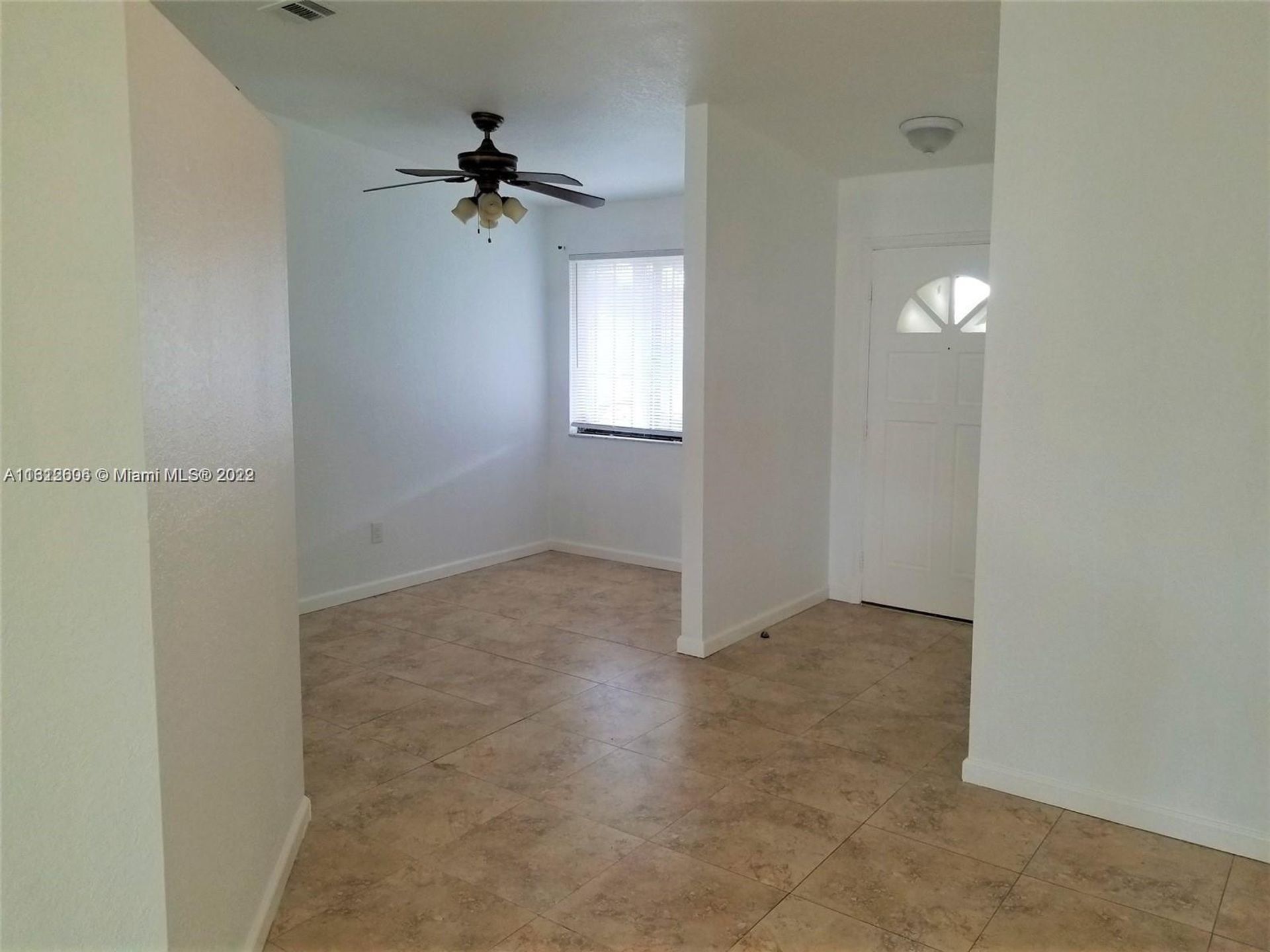 Dom w South Miami Heights, Florida 11622475