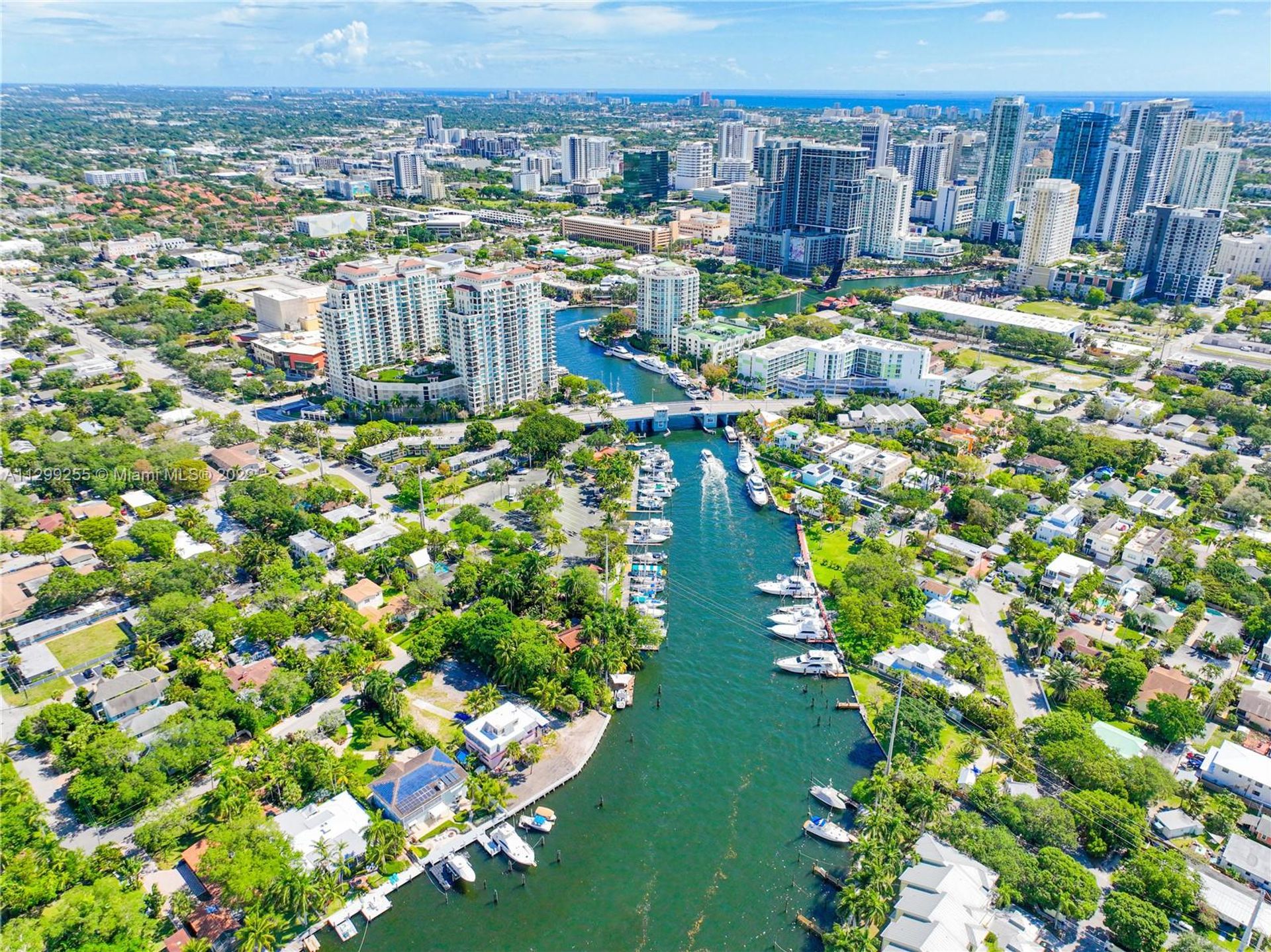 Rumah di Fort Lauderdale, Florida 11622478