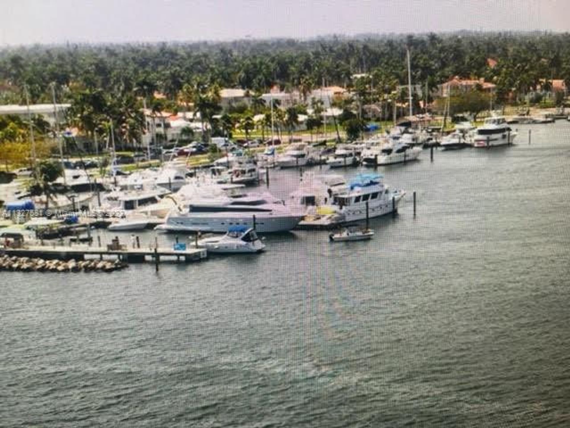 жилой дом в Beverley Beach, Florida 11622501