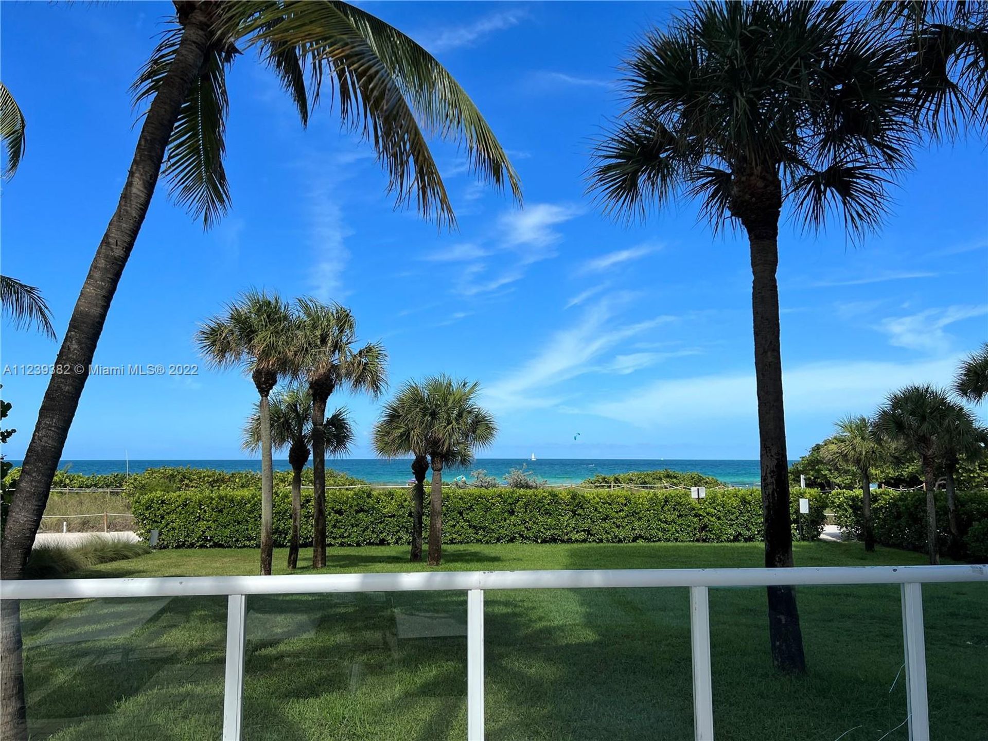 公寓 在 Surfside, Florida 11622561