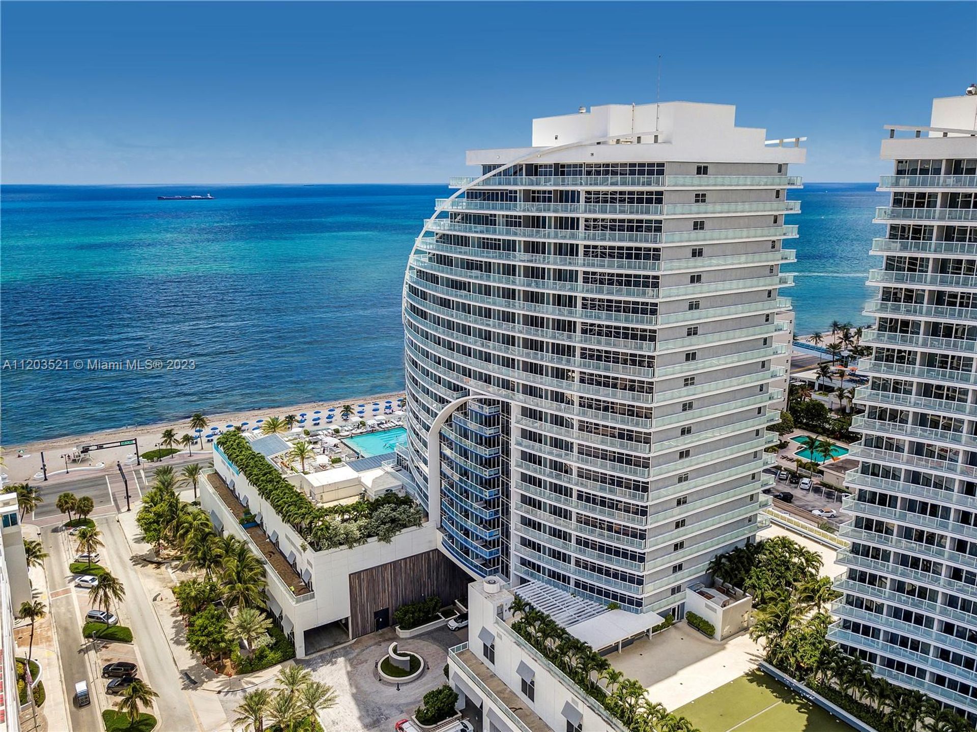 Kondominium dalam Birch Ocean Front, Florida 11622568