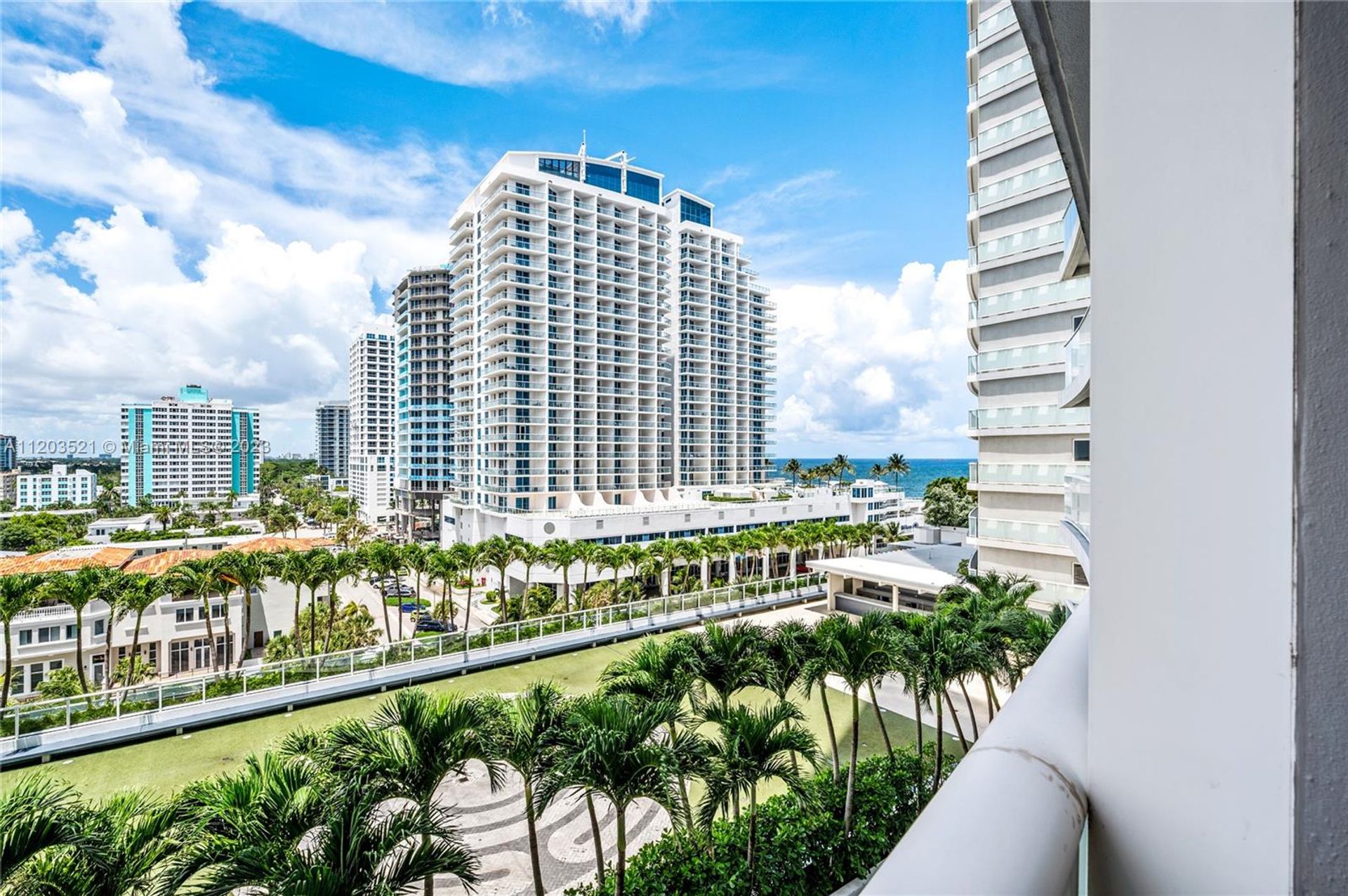 Condominium dans Birch Ocean Front, Florida 11622568