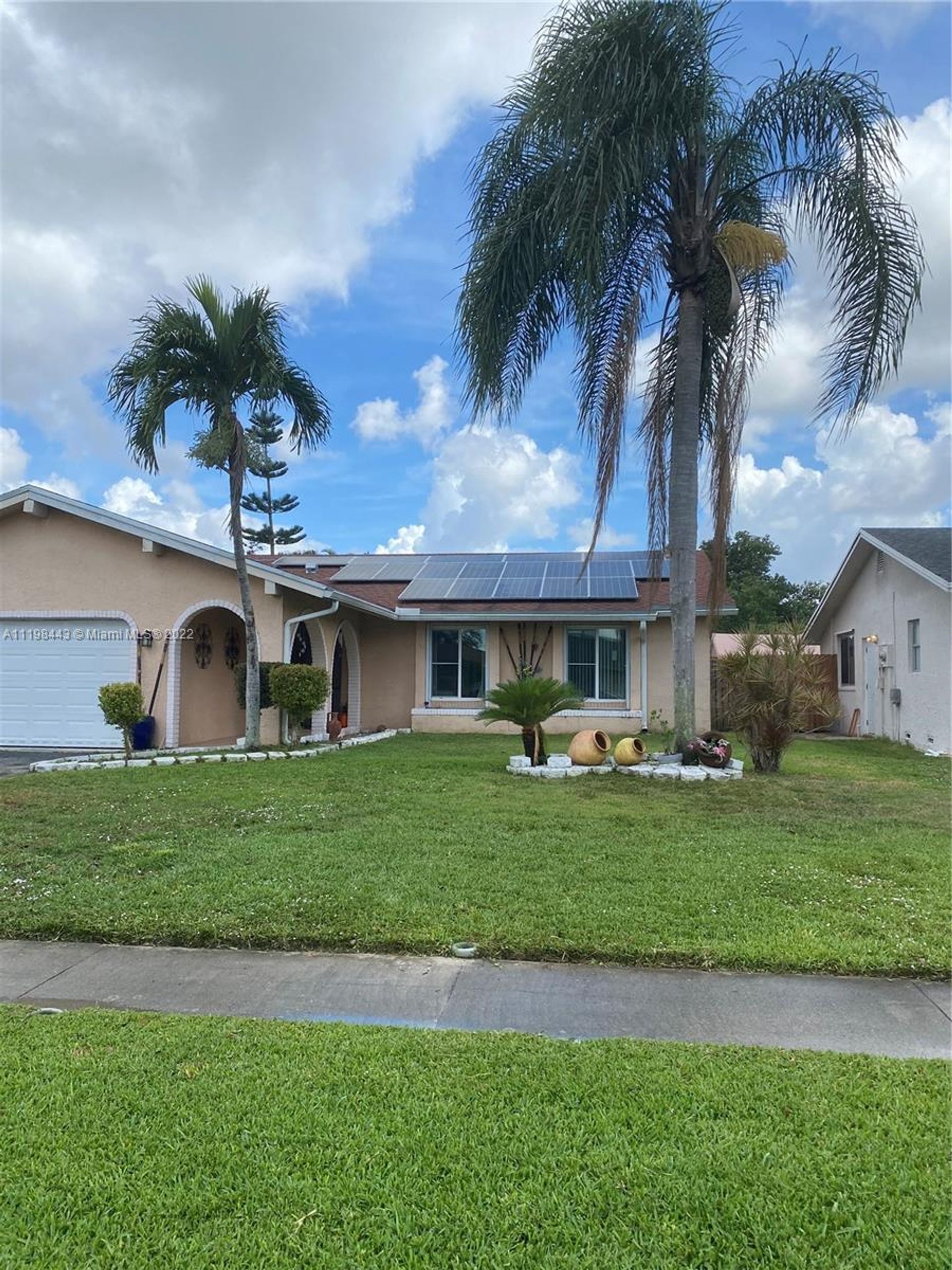 House in Sunrise, Florida 11622604