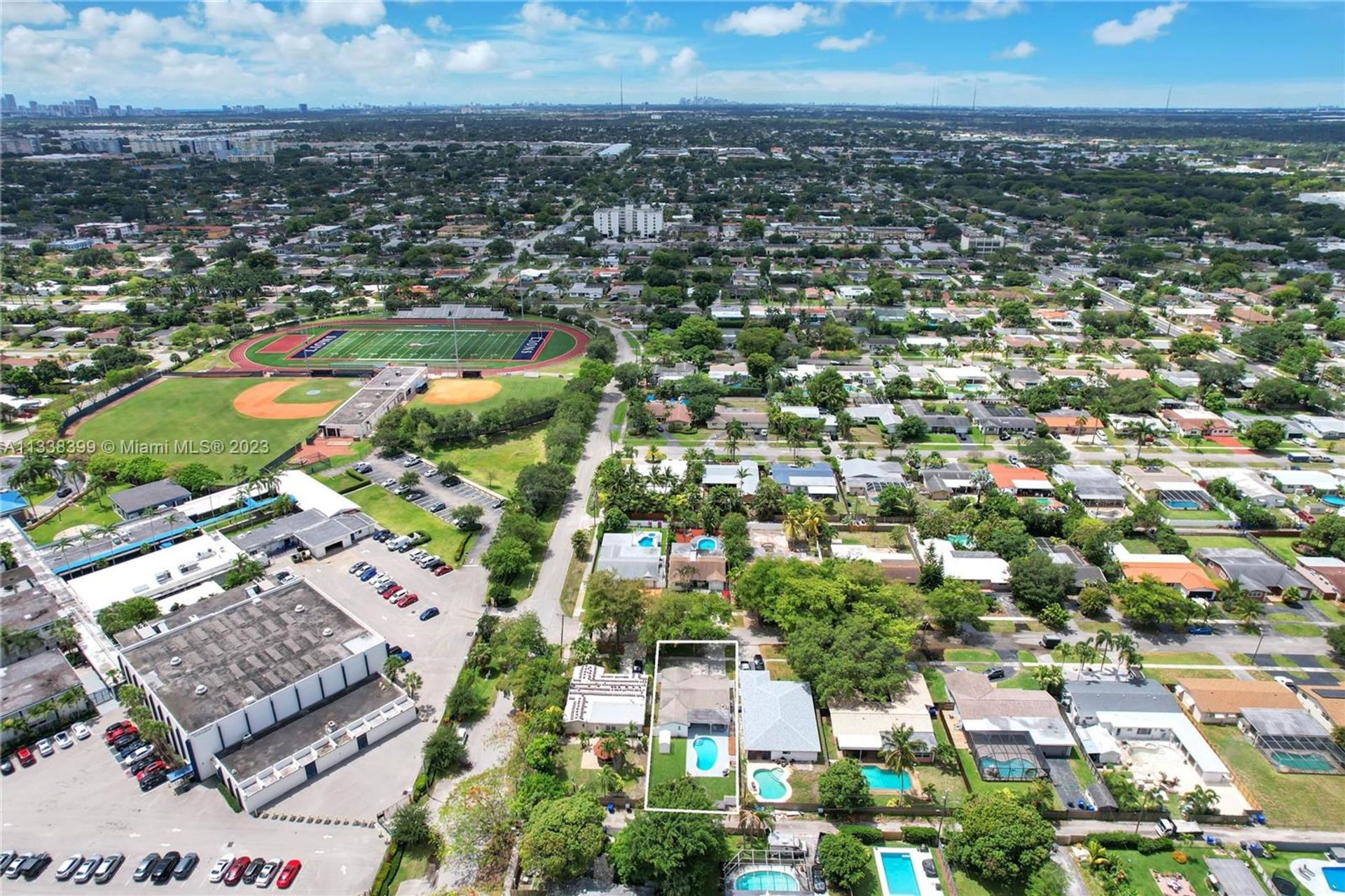 بيت في Hollywood, Florida 11622625