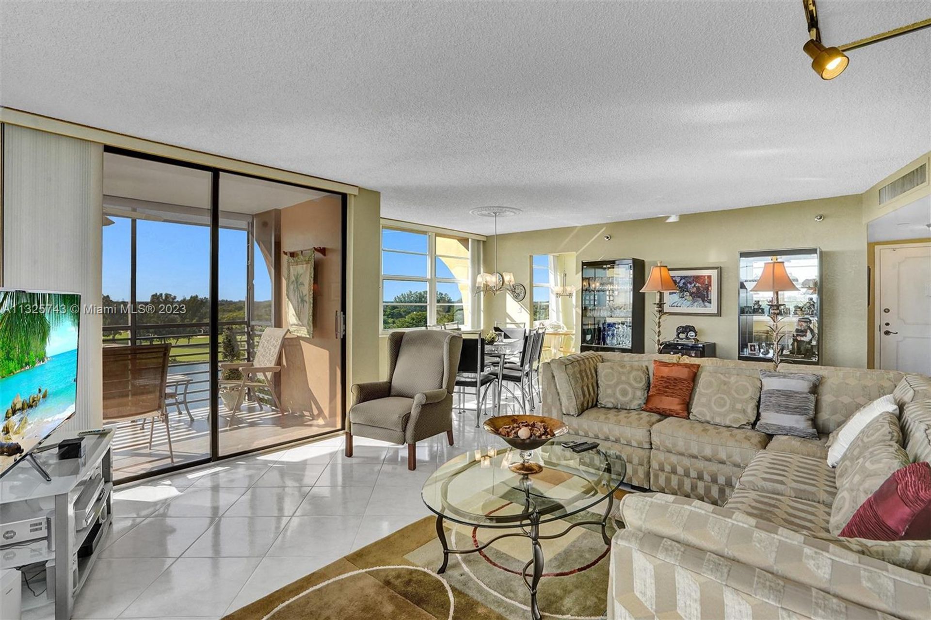 Condominio nel Pembroke Pines, Florida 11622675