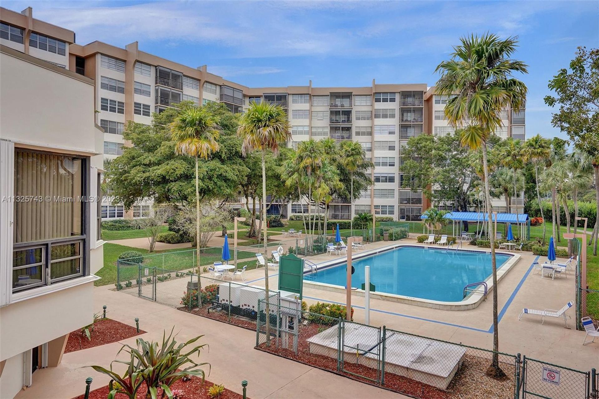 Condominio nel Pembroke Pines, Florida 11622675