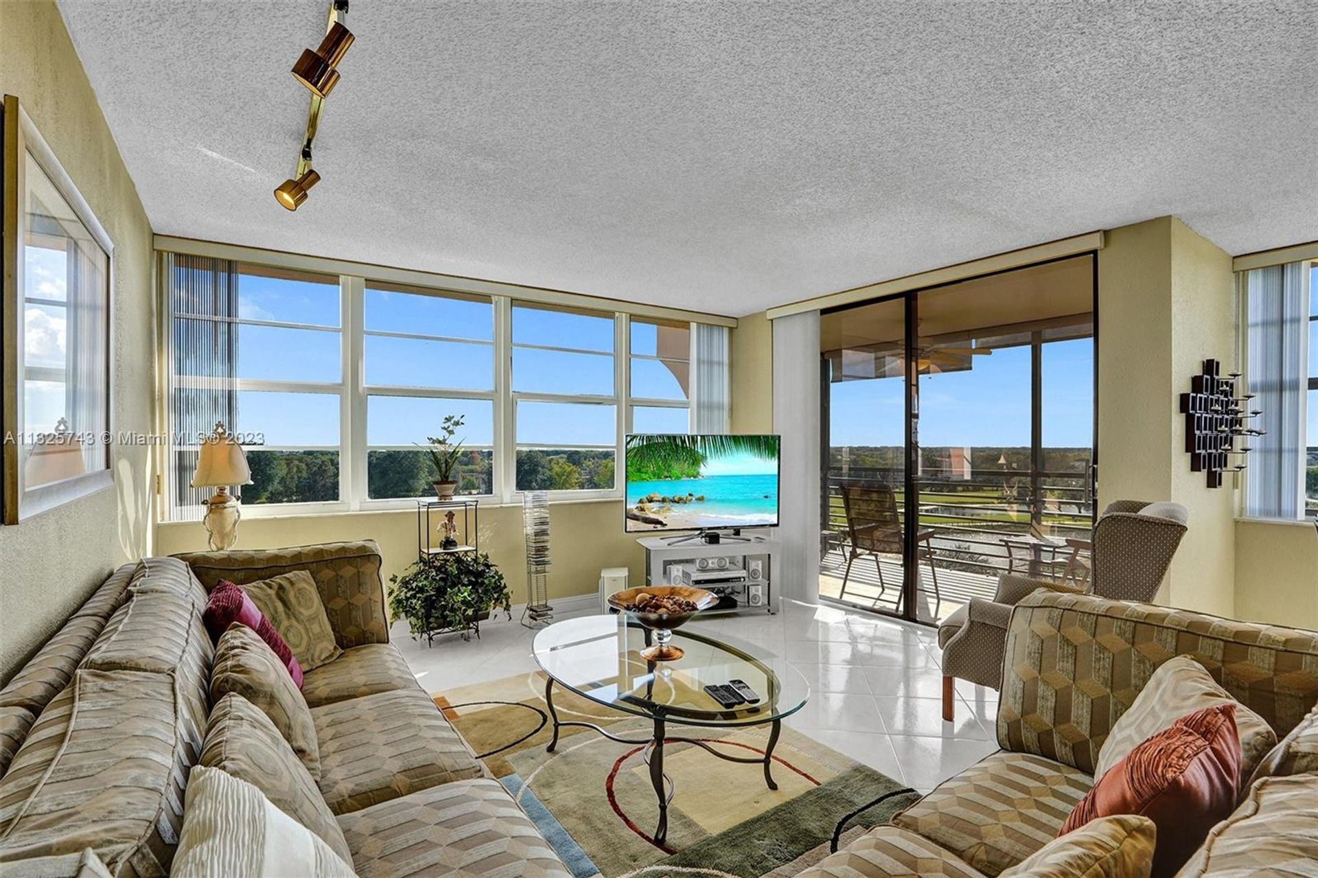 Condominio nel Pembroke Pines, Florida 11622675