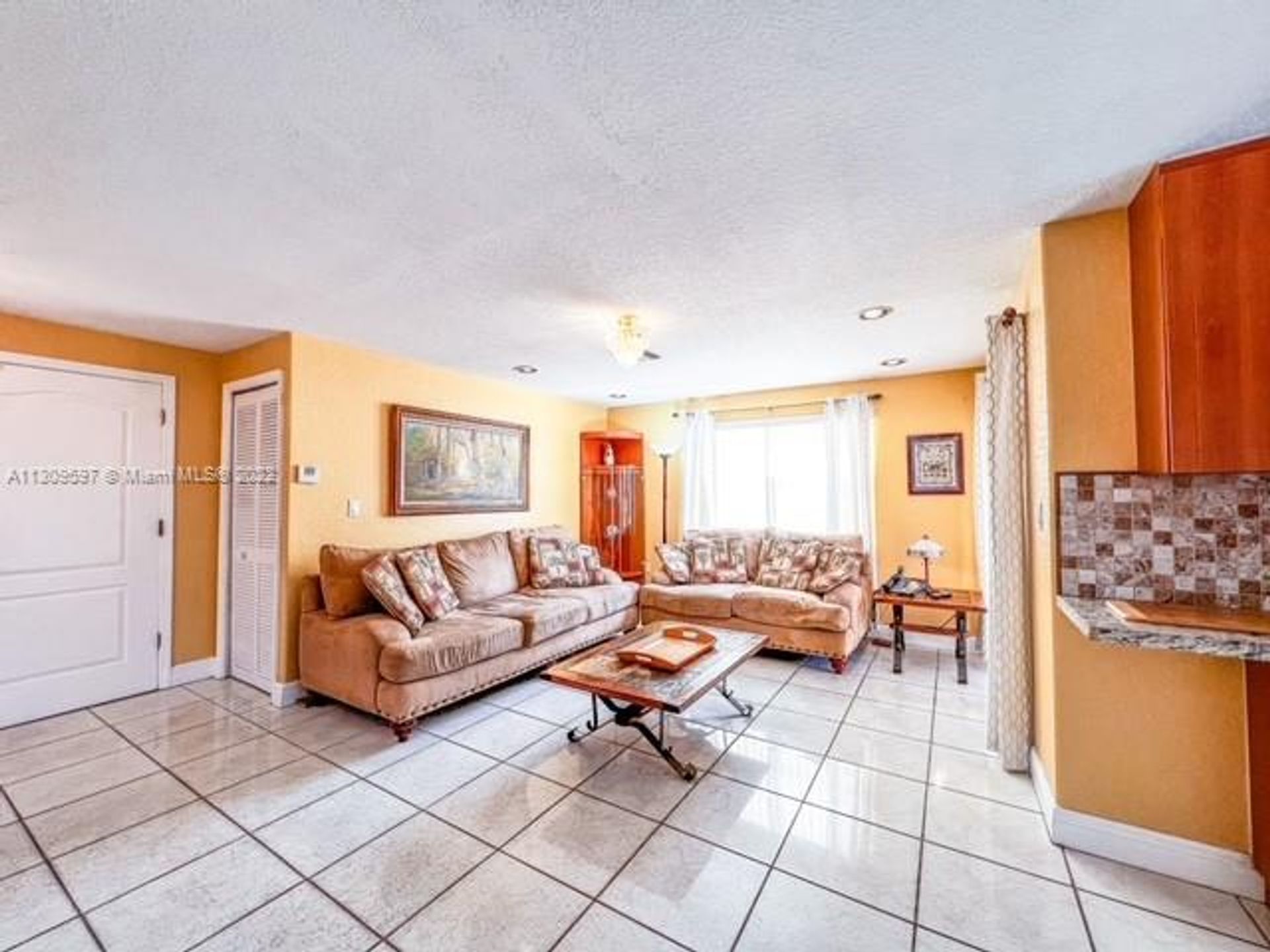 بيت في Hialeah Gardens, Florida 11622737