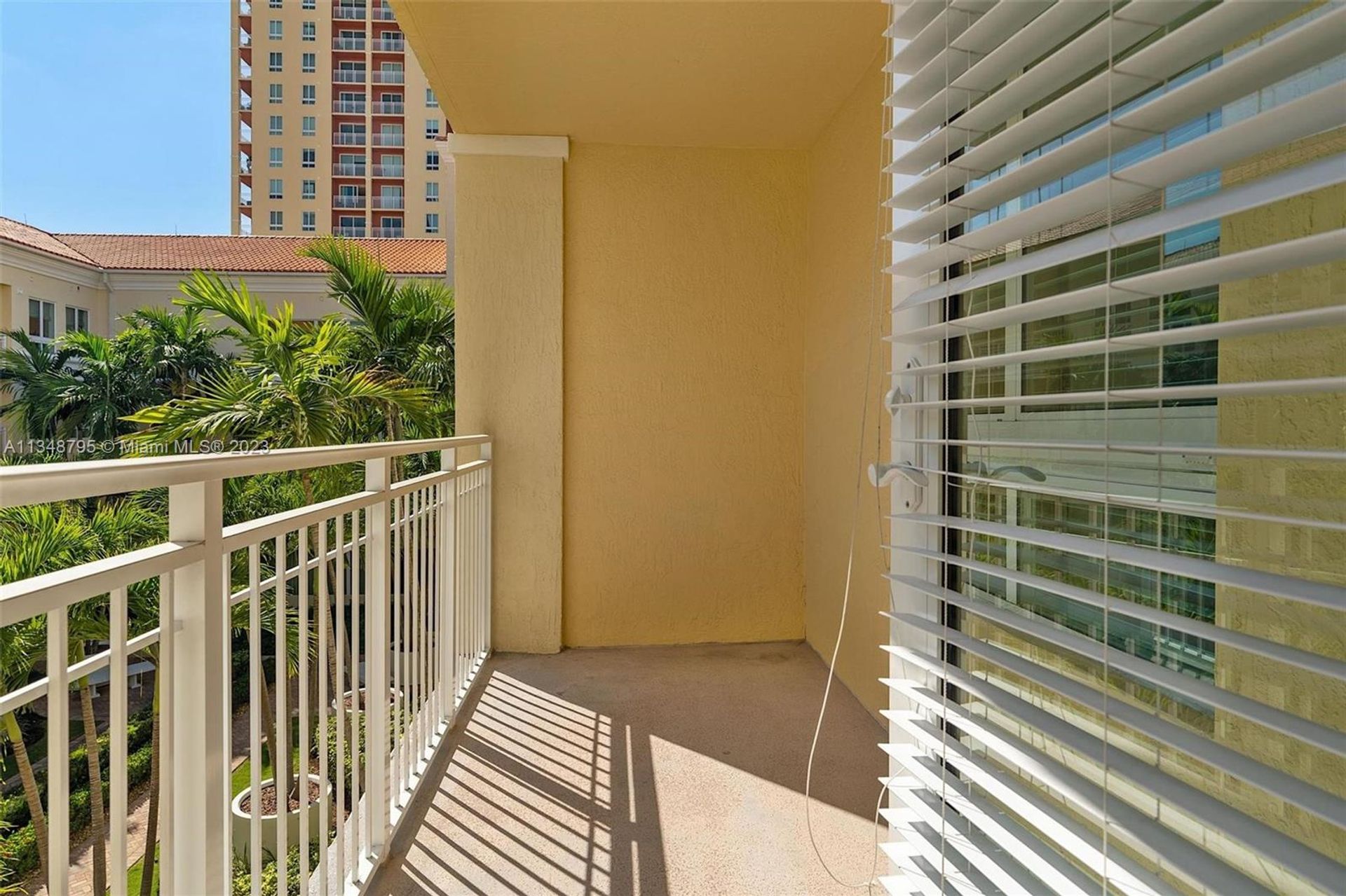 Condominium in Miami, Florida 11622739