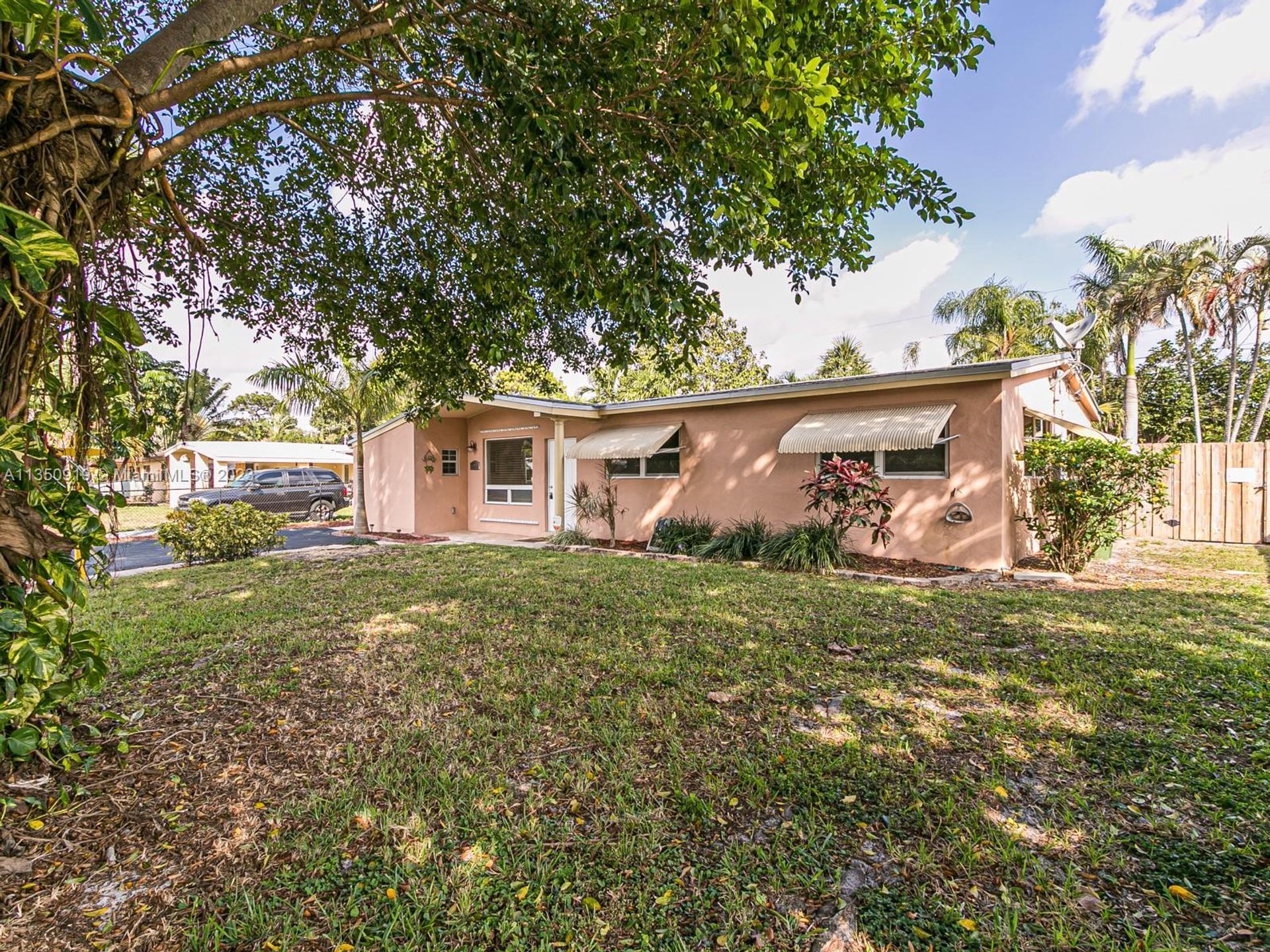 House in Hollywood, Florida 11622751