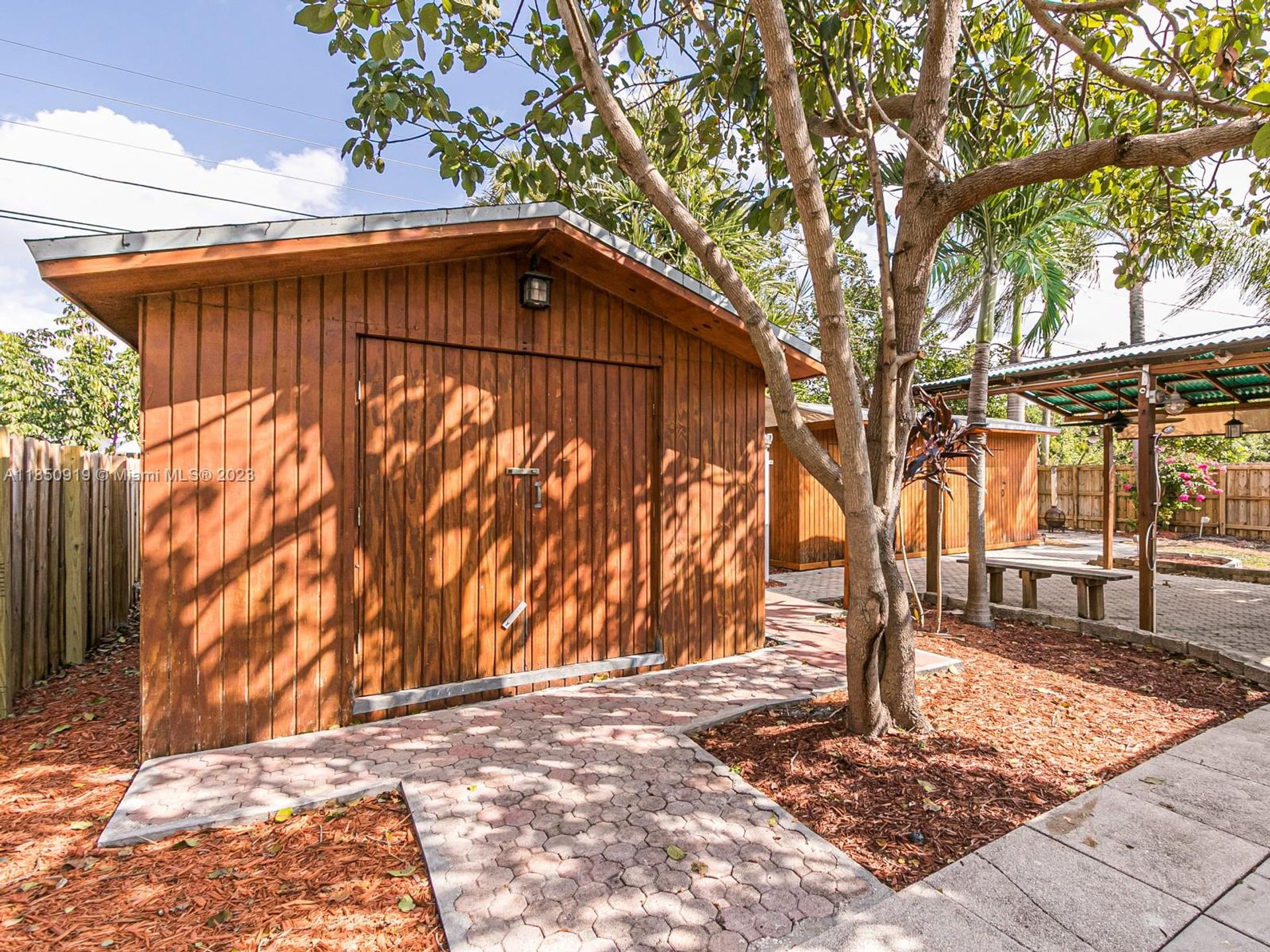 House in Hollywood, Florida 11622751