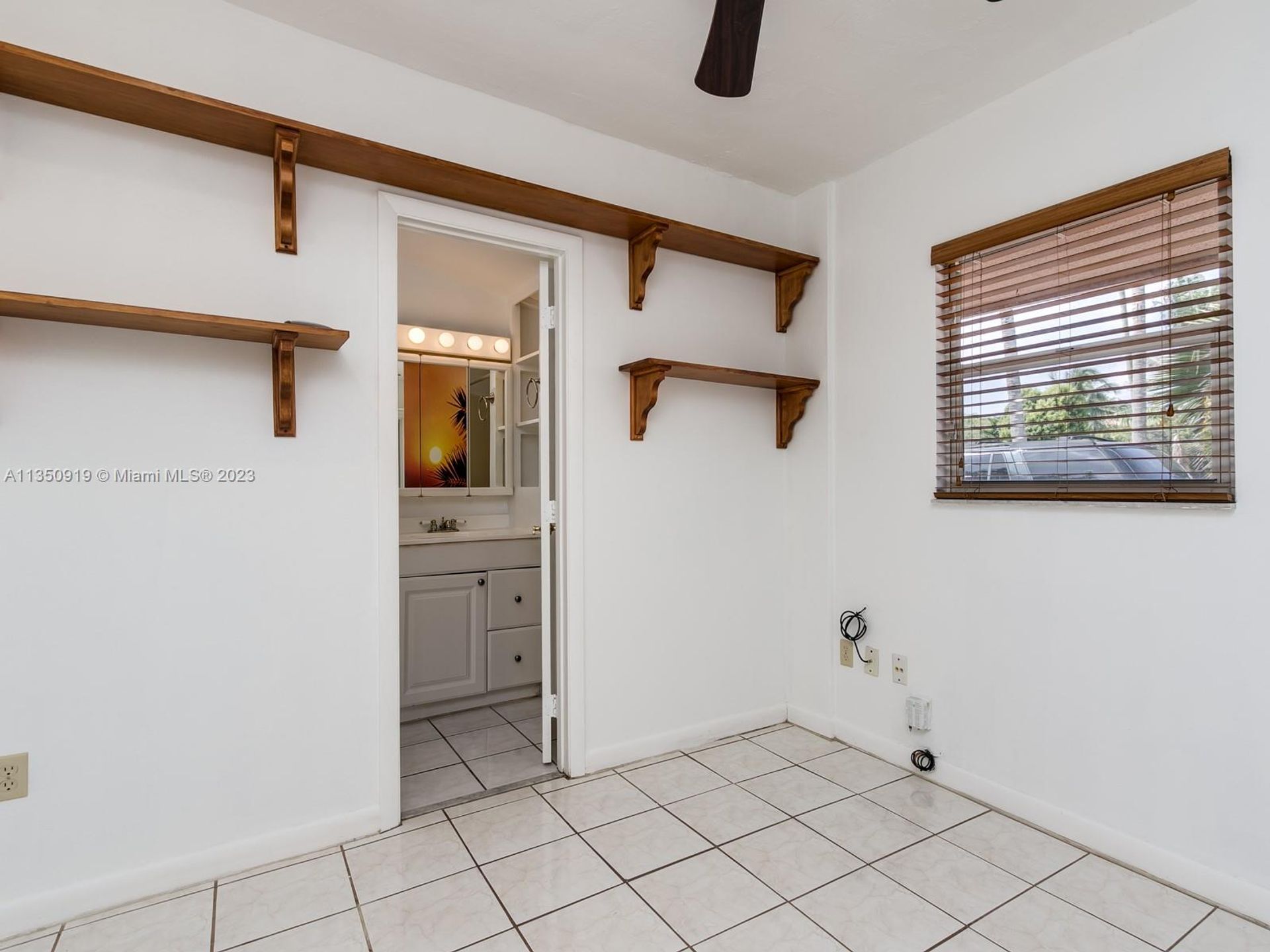 House in Hollywood, Florida 11622751