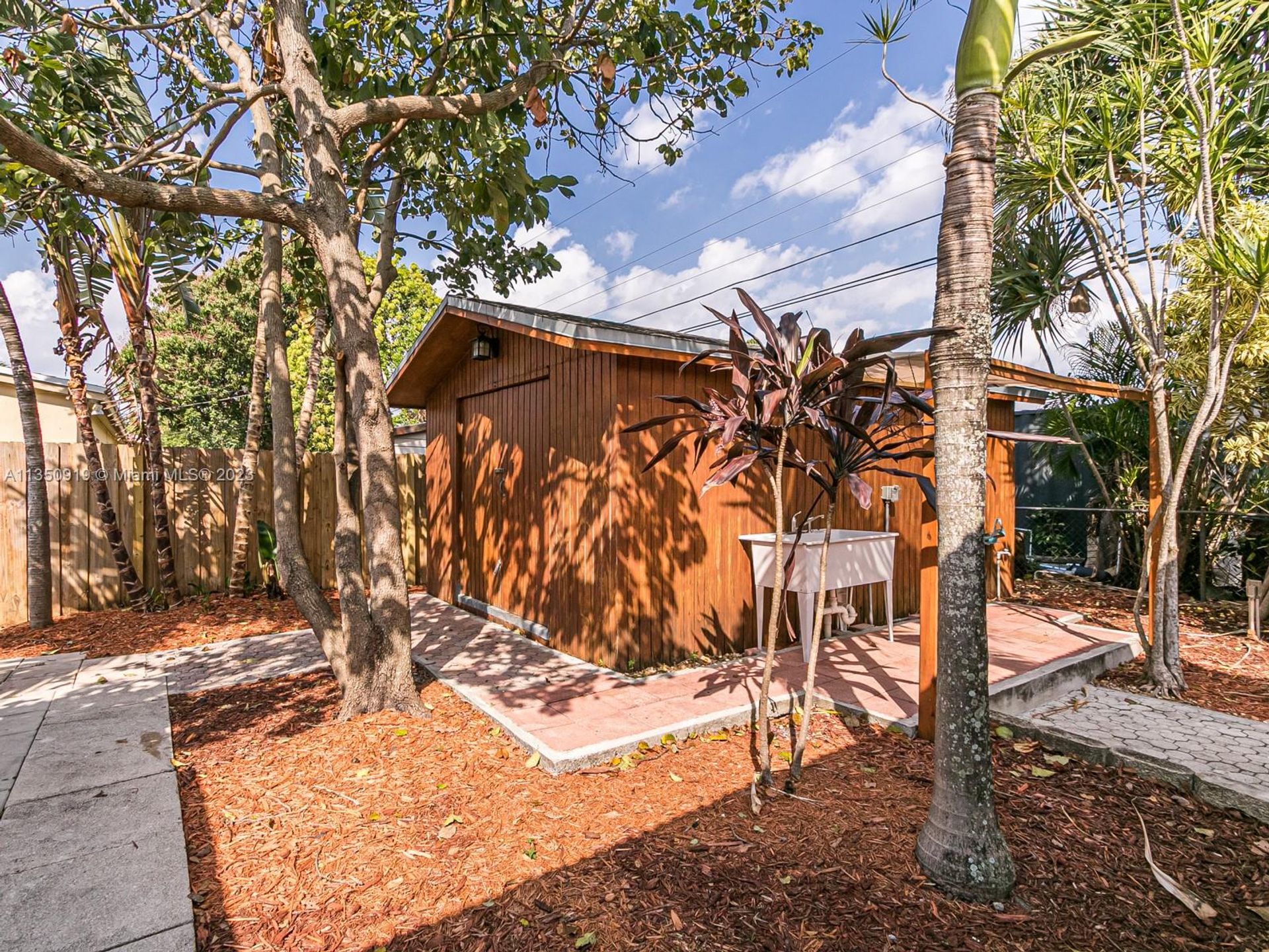 House in Hollywood, Florida 11622751