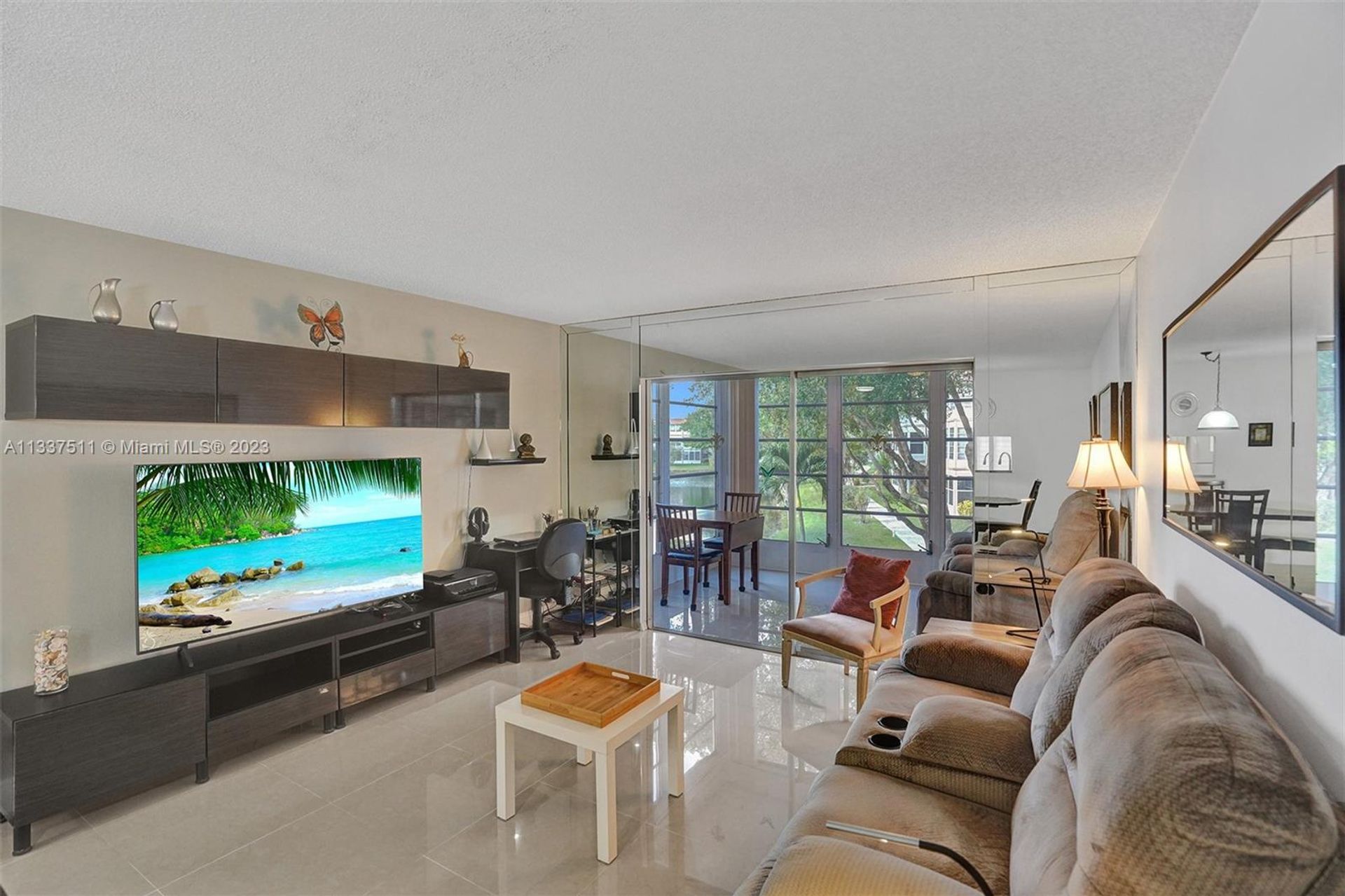 Condominium in Lauderdale Lakes, Florida 11622754