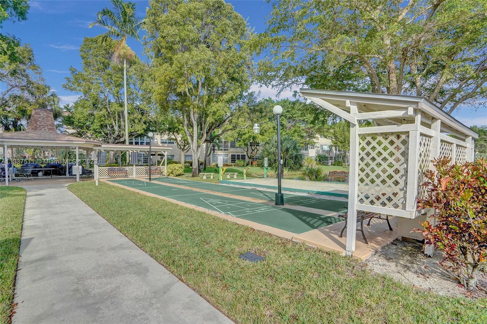 Condominium in Lauderdale Lakes, Florida 11622754