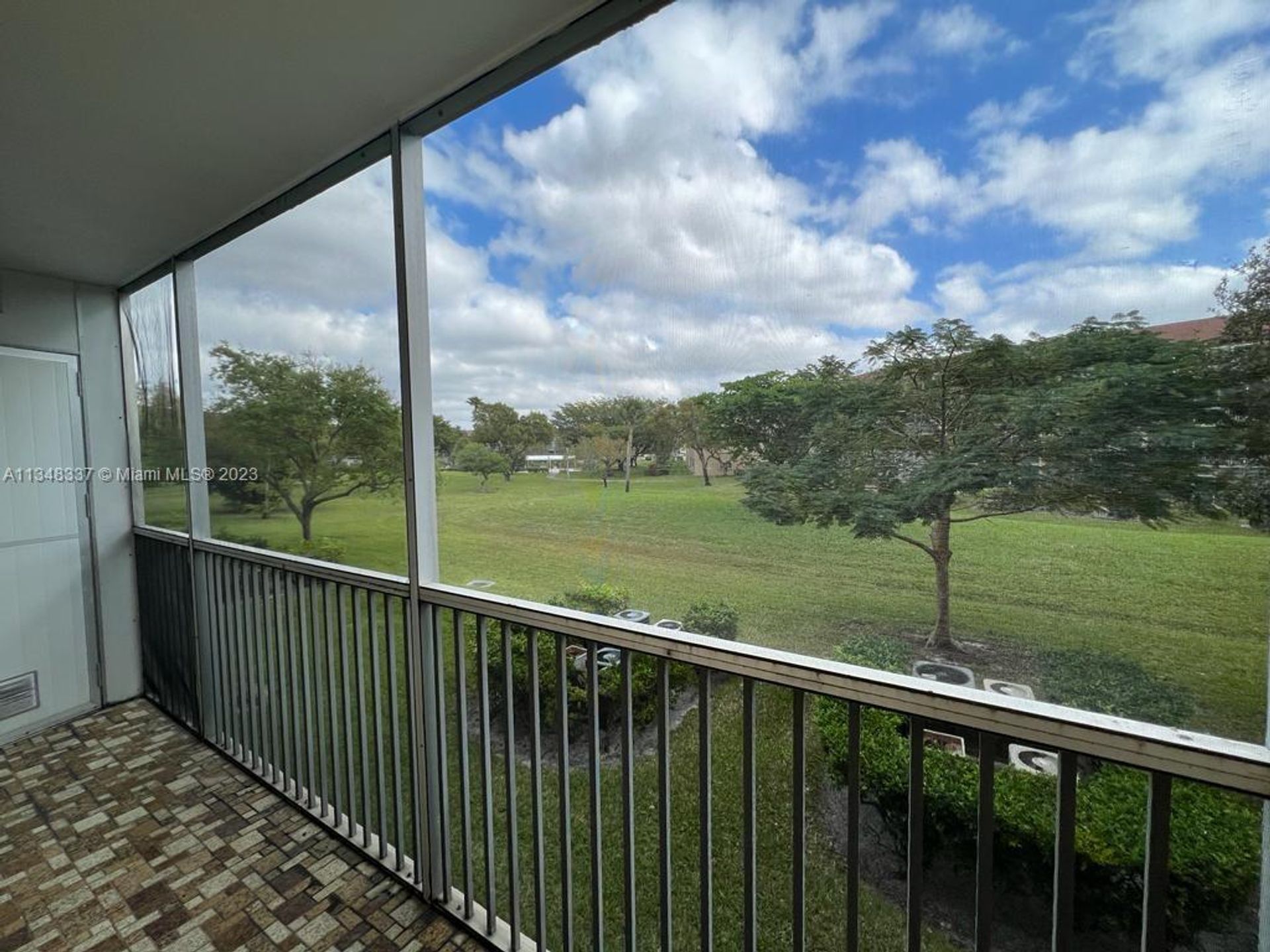 קוֹנדוֹמִינִיוֹן ב Pembroke Pines, Florida 11622759