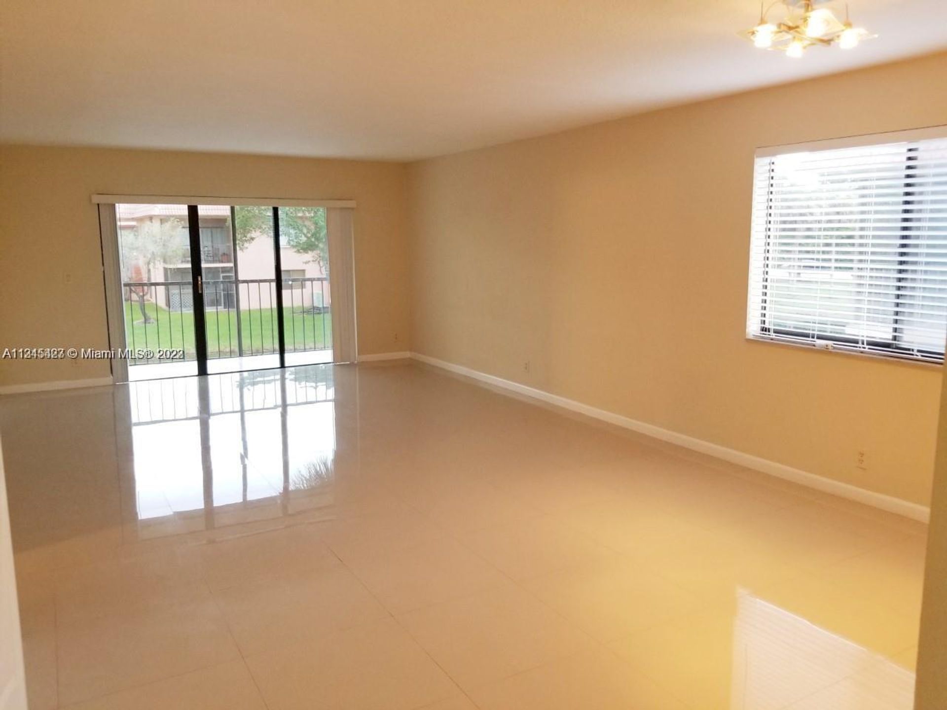 Condominium in Weston, Florida 11622787