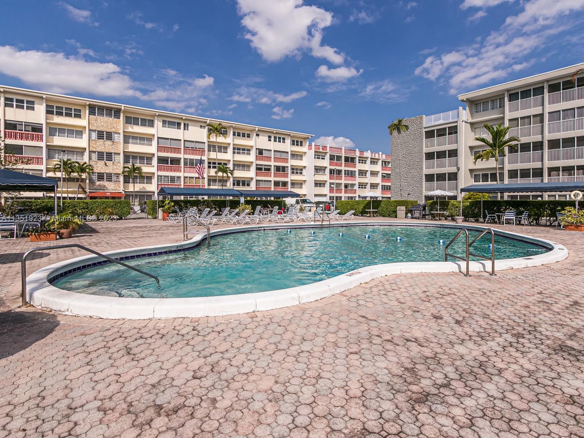 Συγκυριαρχία σε Hallandale Beach, Florida 11622793