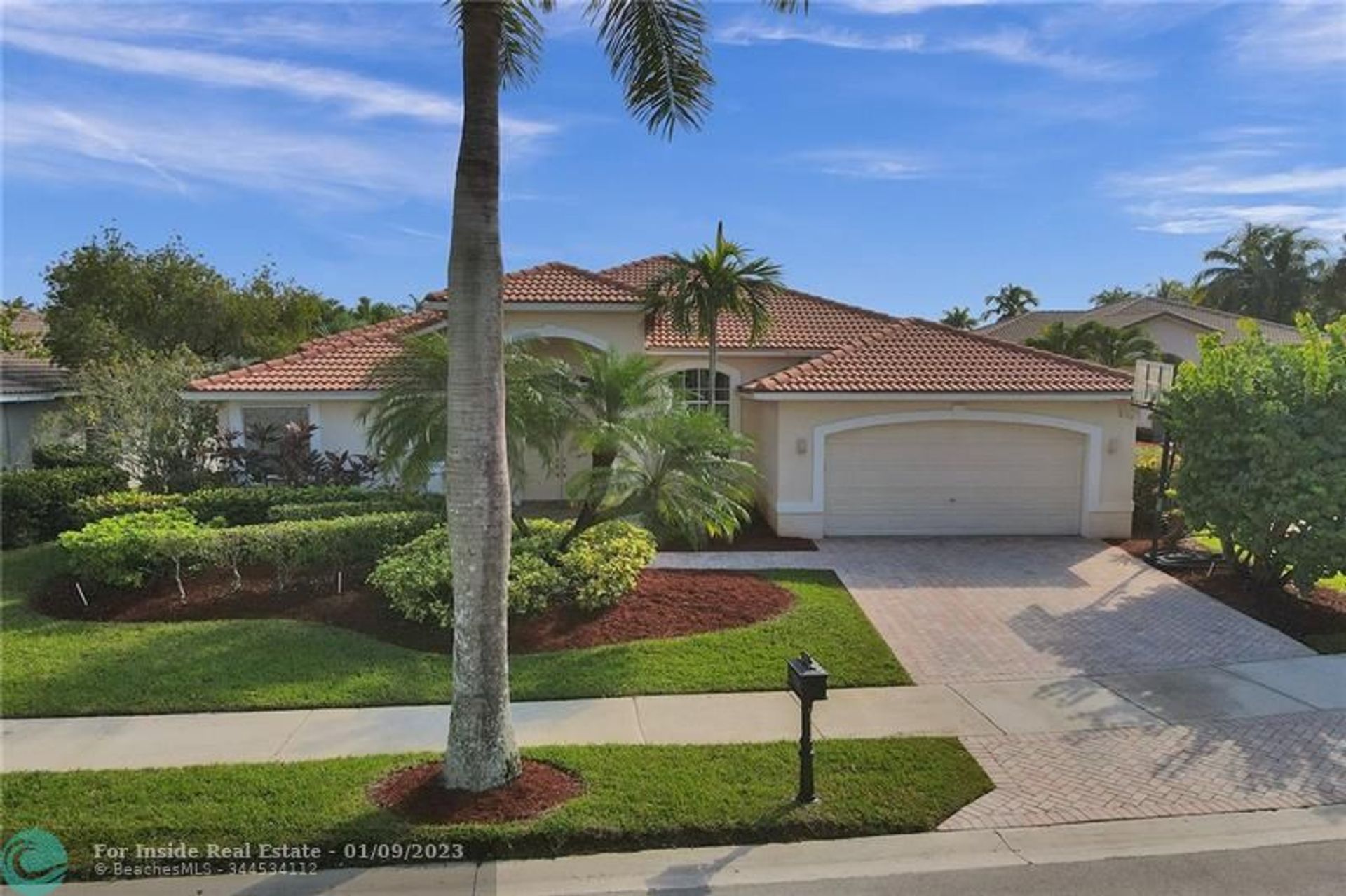 жилой дом в Weston, Florida 11622800