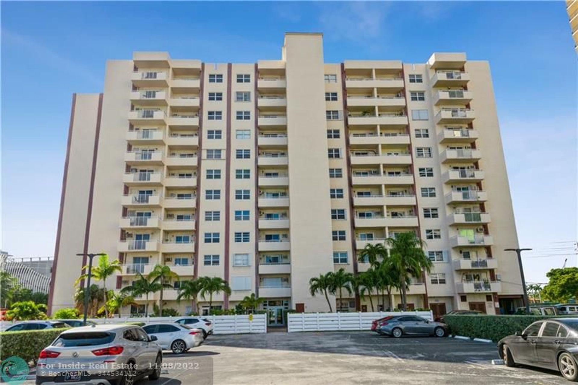 Kondominium dalam Birch Ocean Front, Florida 11622805