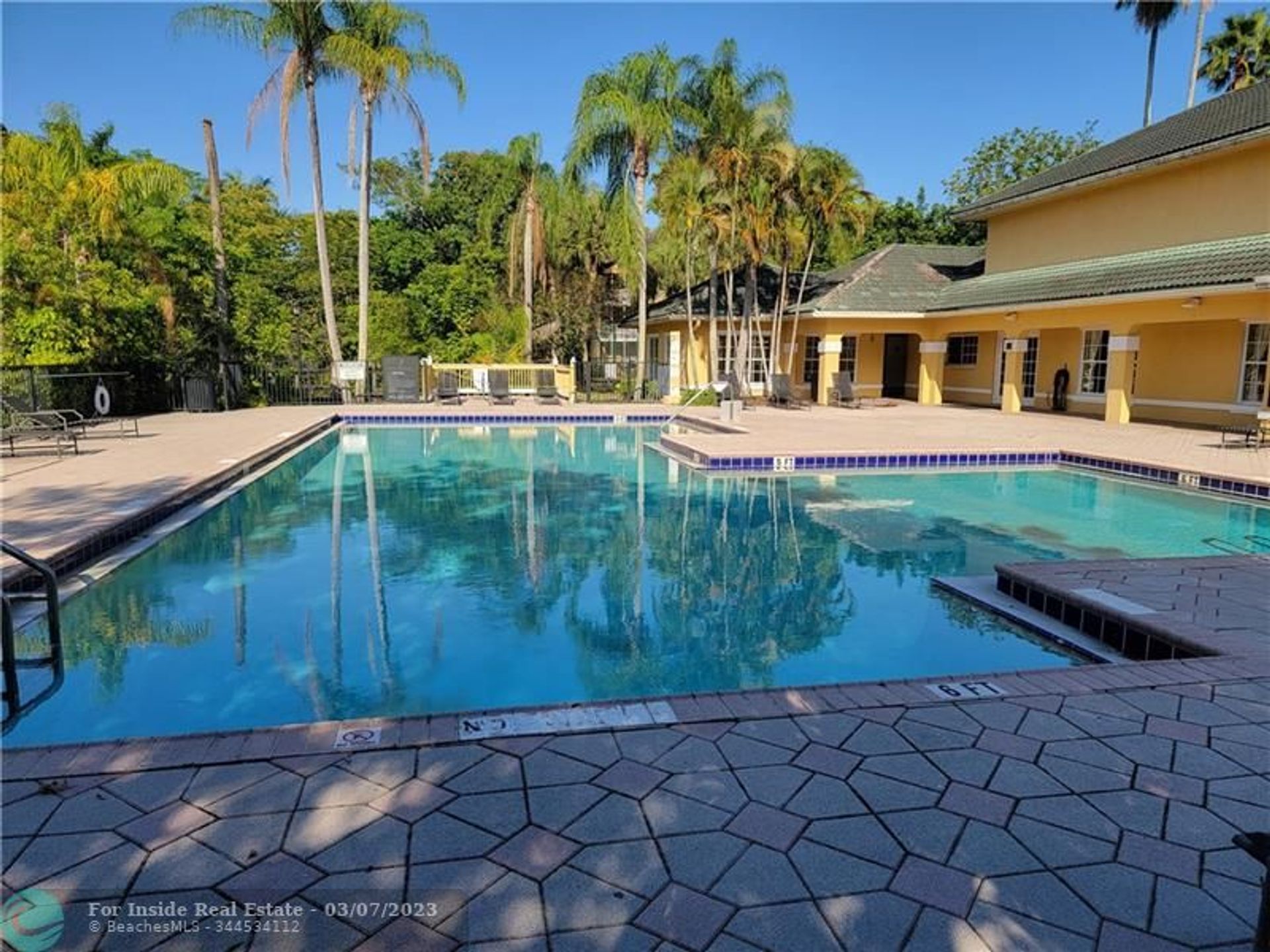 Συγκυριαρχία σε Pompano Beach, Florida 11622827