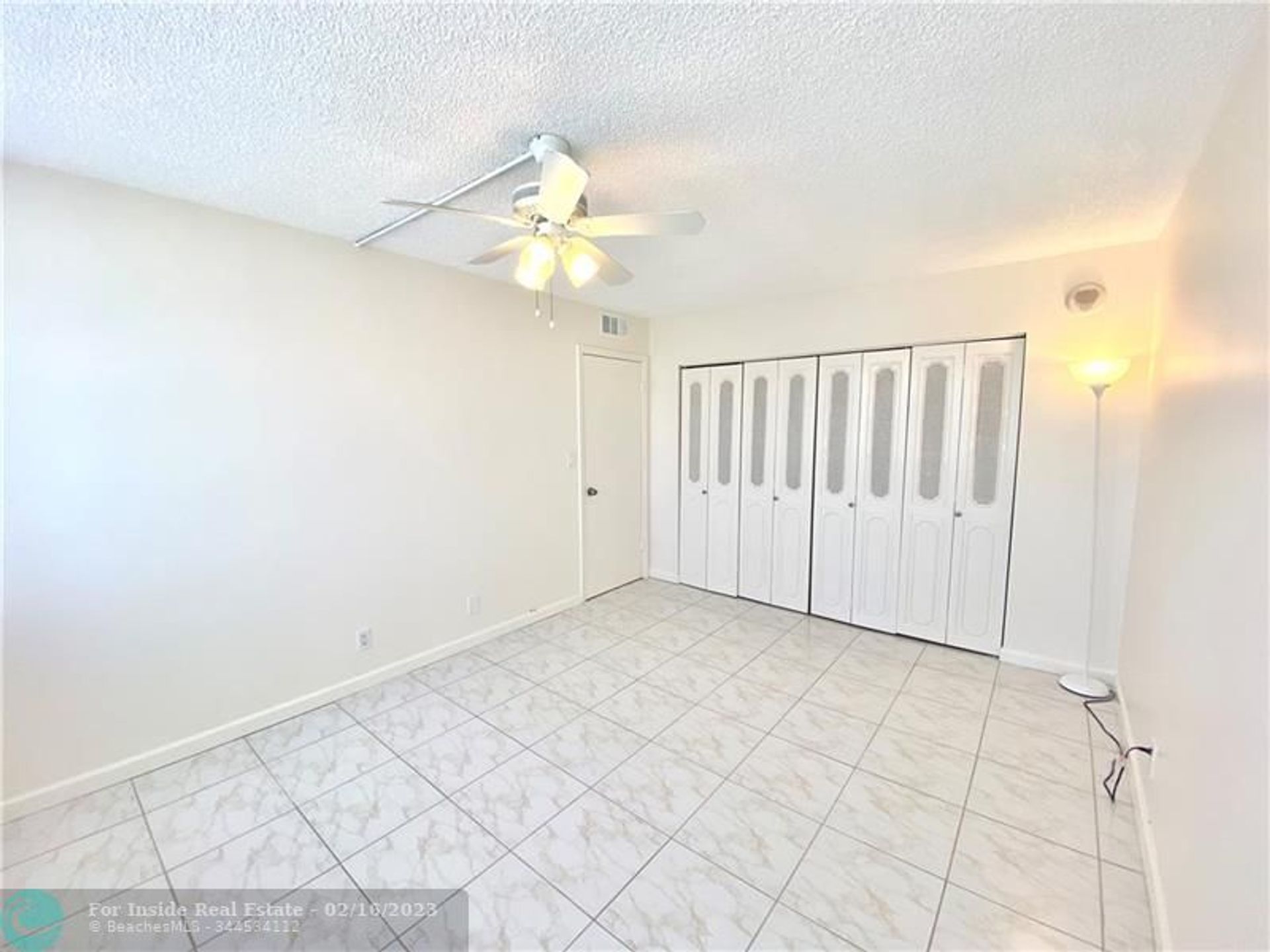 Hus i Hallandale Beach, Florida 11622853