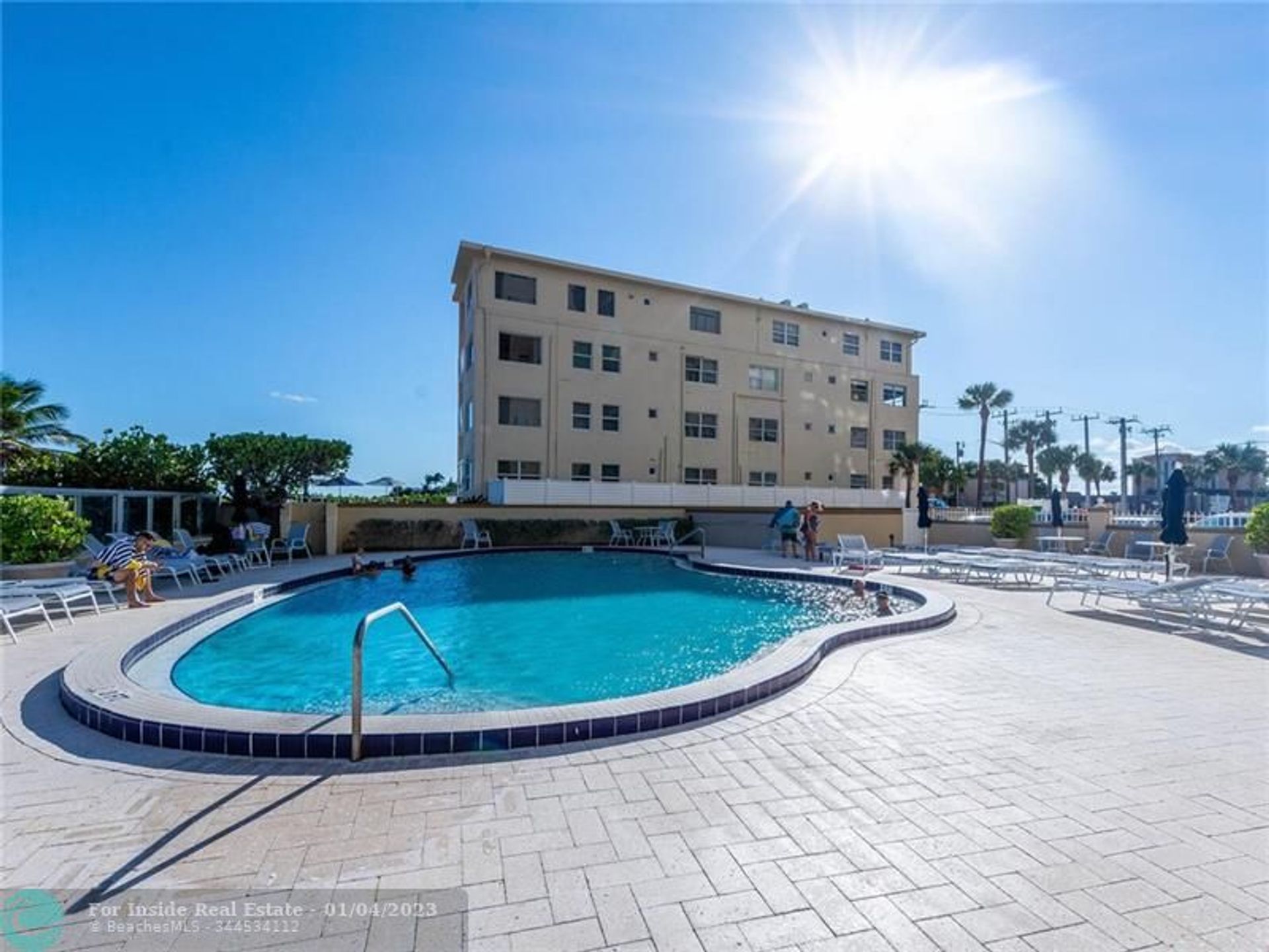 Συγκυριαρχία σε Country Club Isles, Florida 11622912