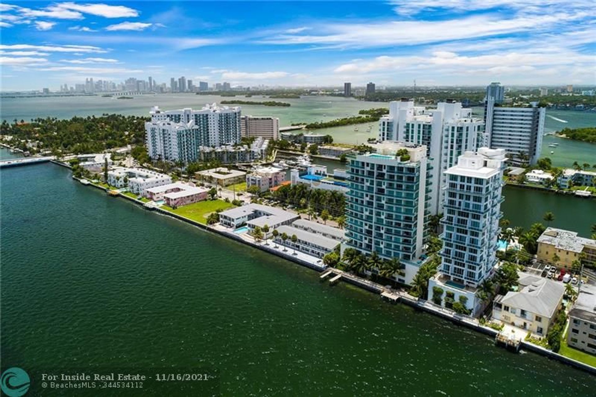 Condominio en North Bay Village, Florida 11622915