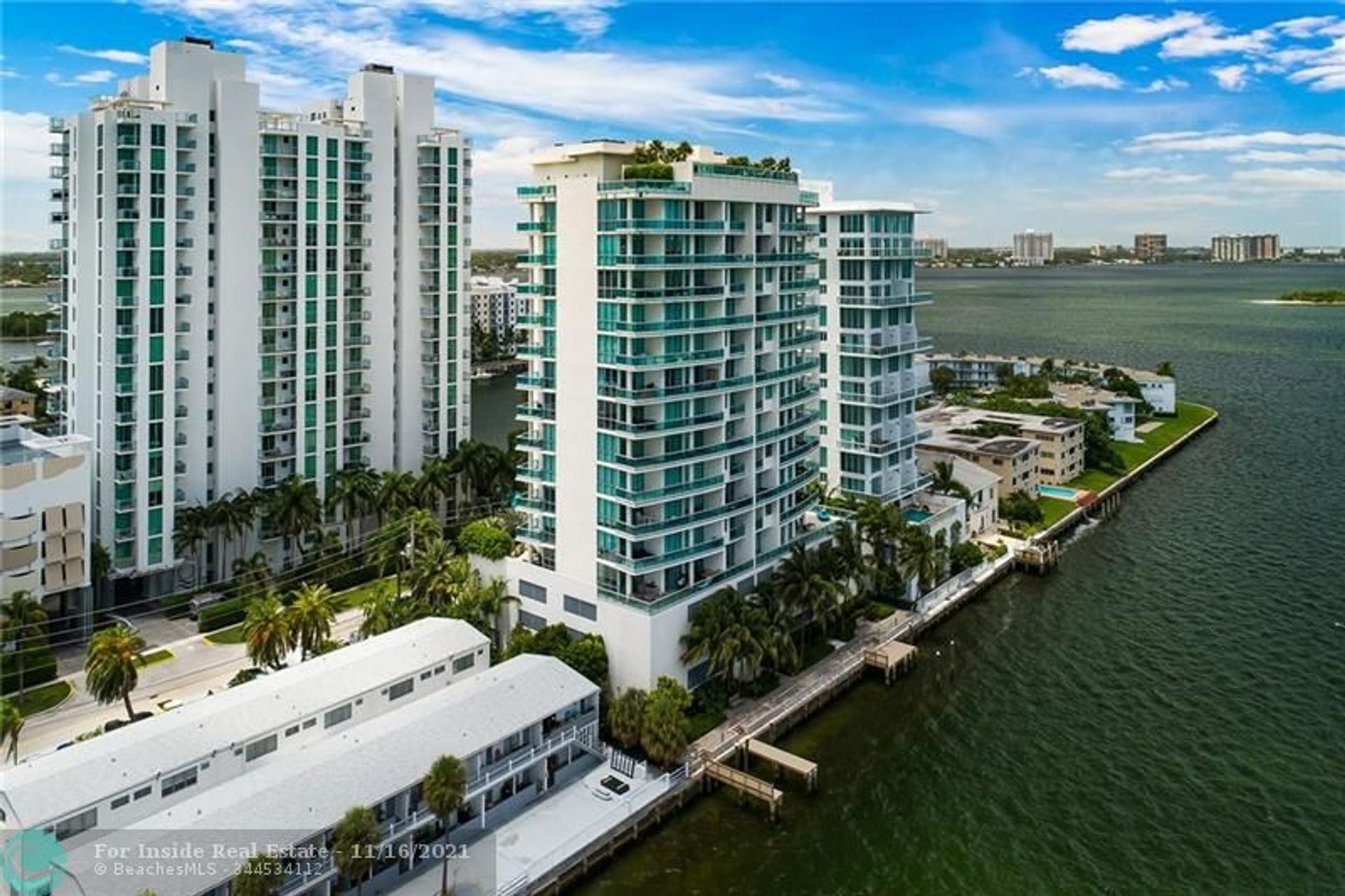 Condominio en North Bay Village, Florida 11622915