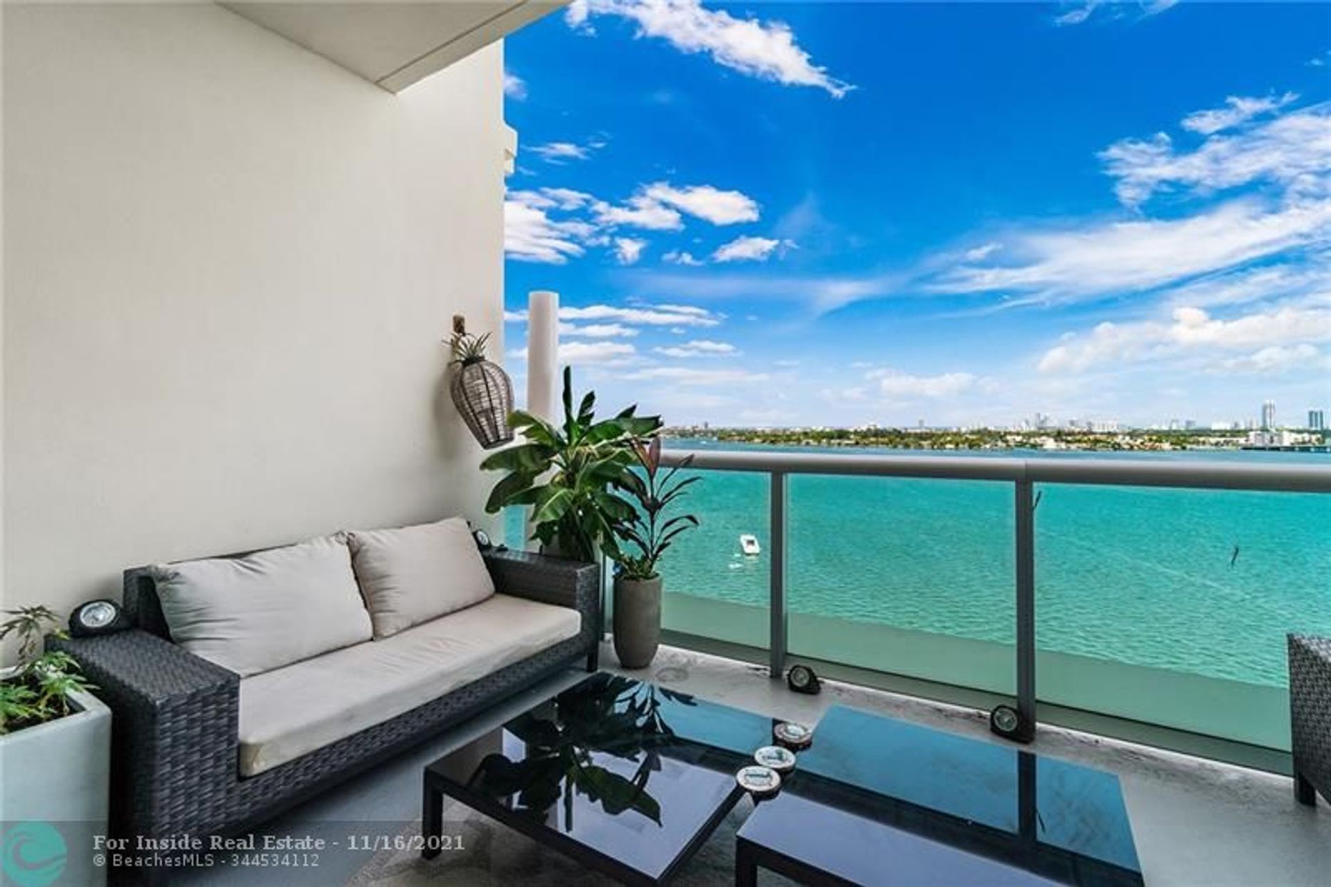 Condominio en North Bay Village, Florida 11622915