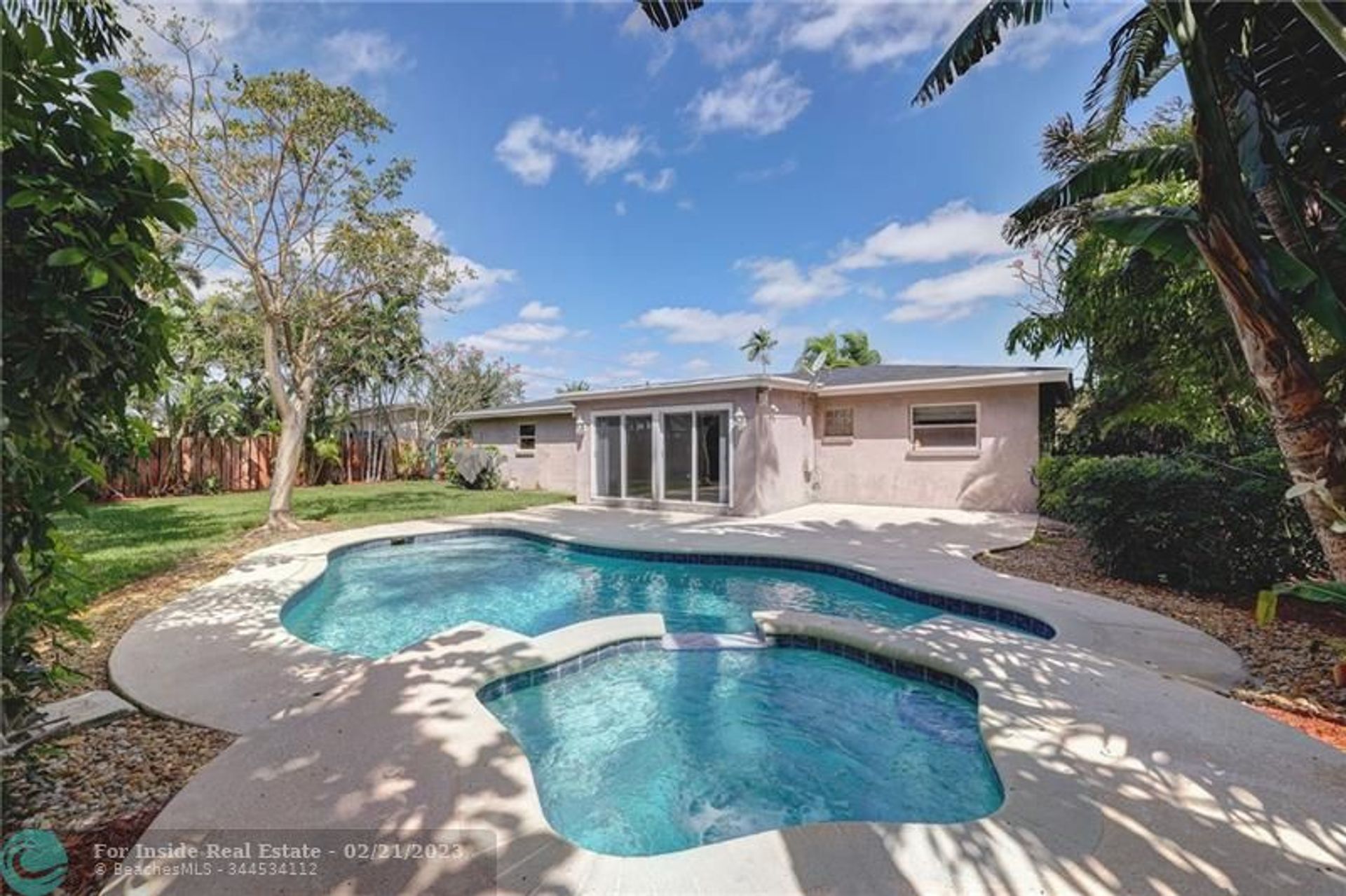 House in Oakland Park, Florida 11622919